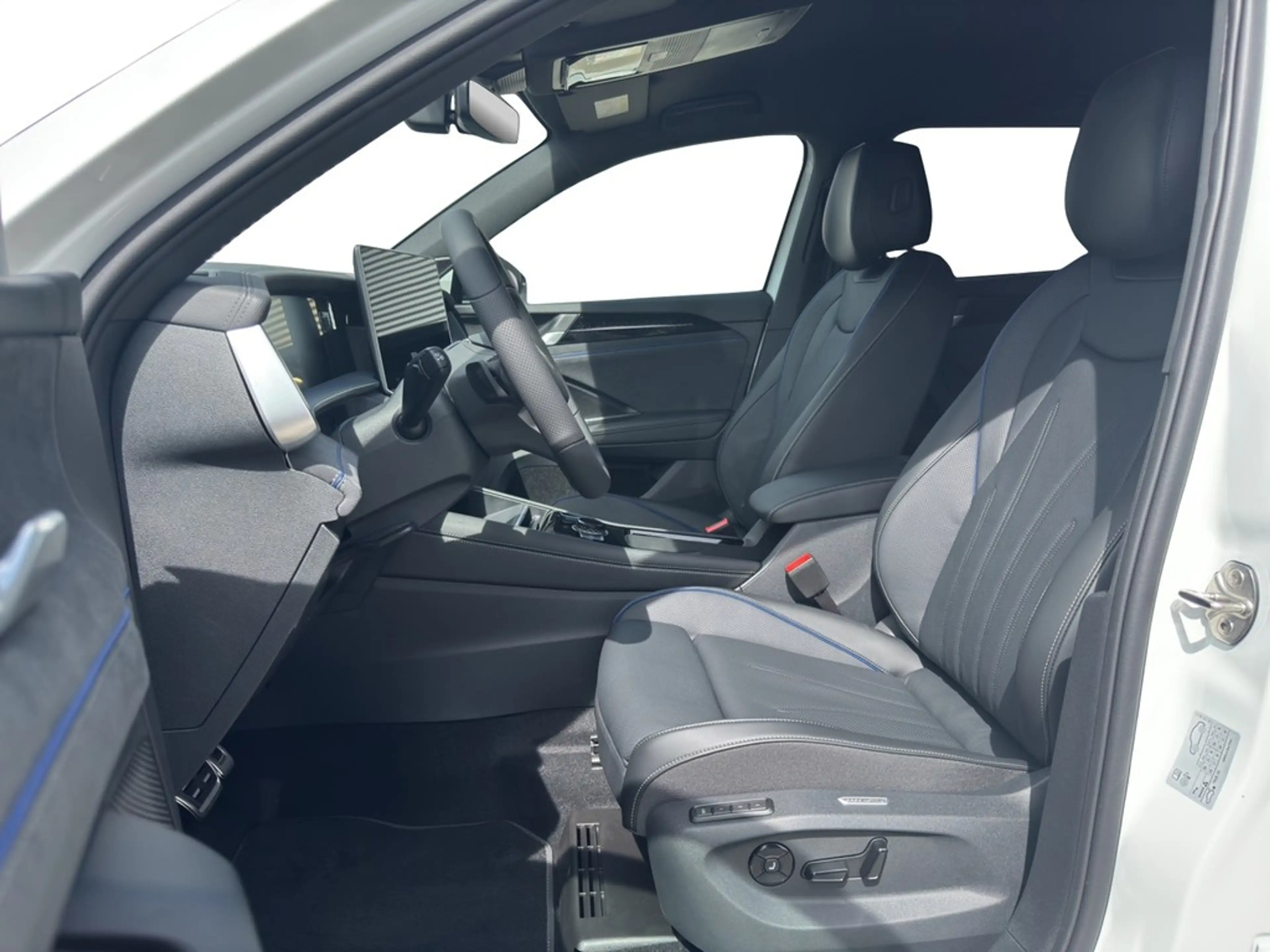 Volkswagen Tayron 1.5 eTSI DSG R-Line AHK*HARMAN*HUD*IQ-LIGHT*NAV... — photo 14