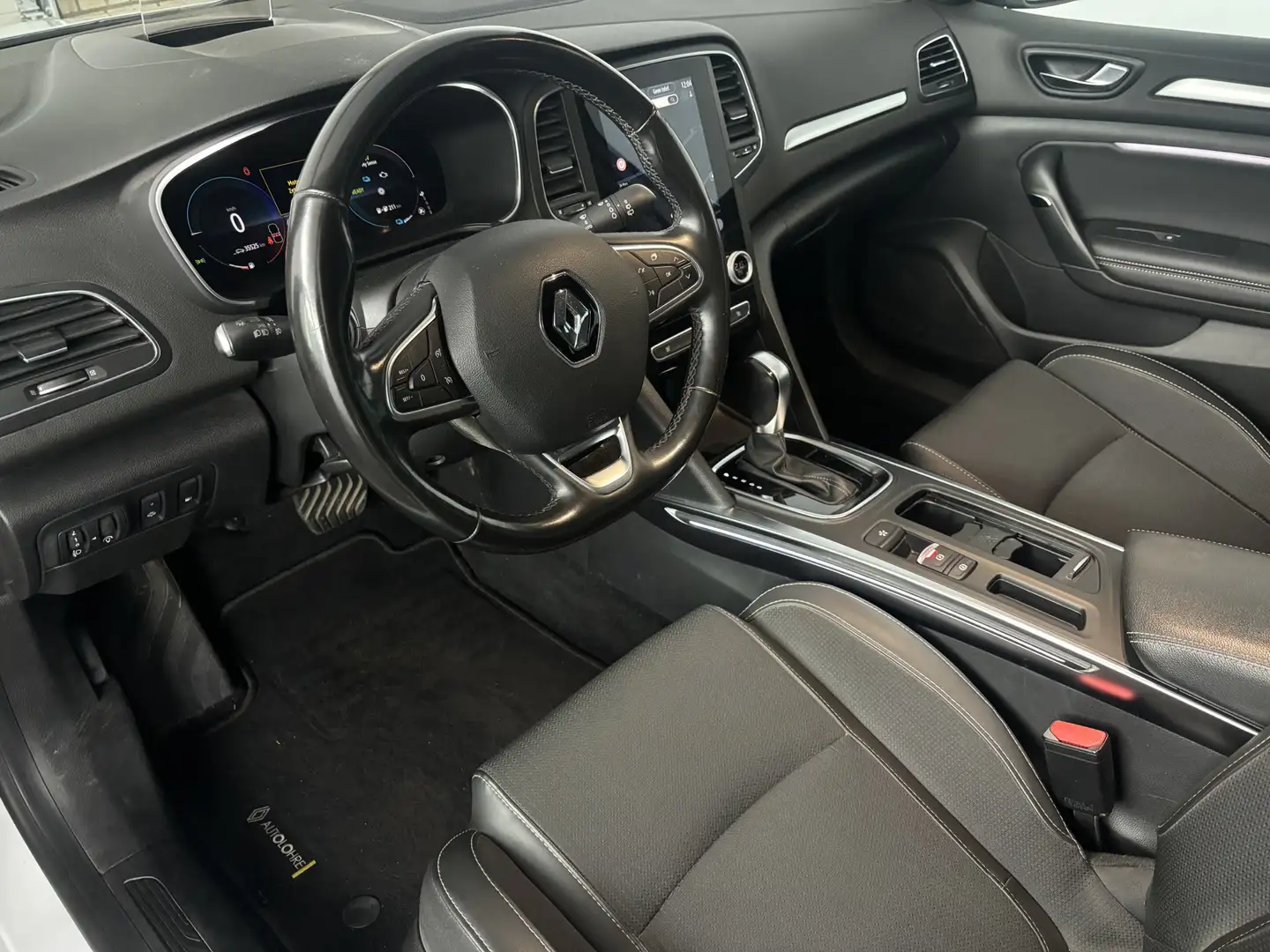 Renault Megane E-Tech Estate 1.6 Plug-In Hybrid 160 Intens Wit - 2