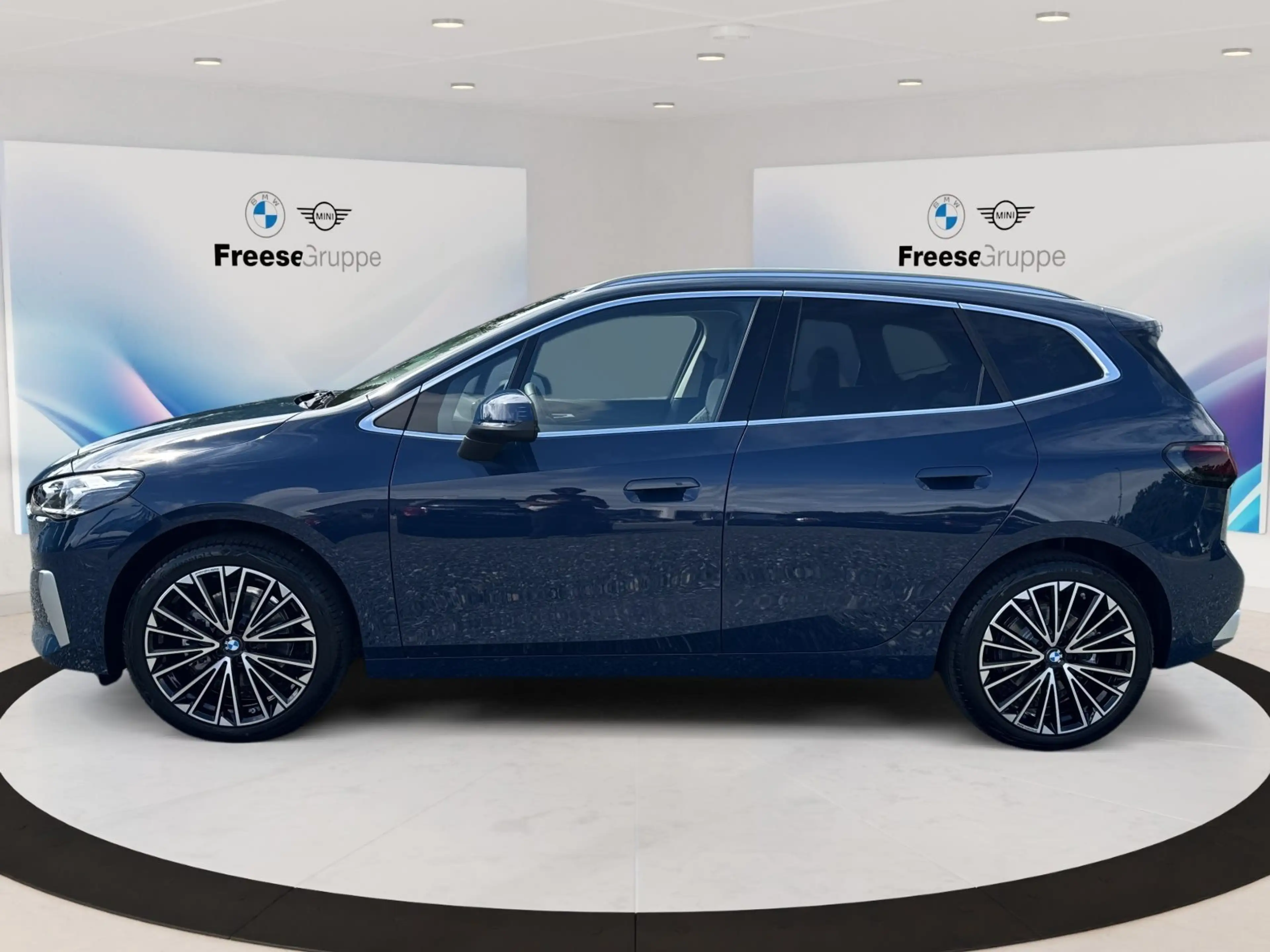 BMW 220 i  Luxury Line Luxury Line | AHK PANO RFK LED — photo 3