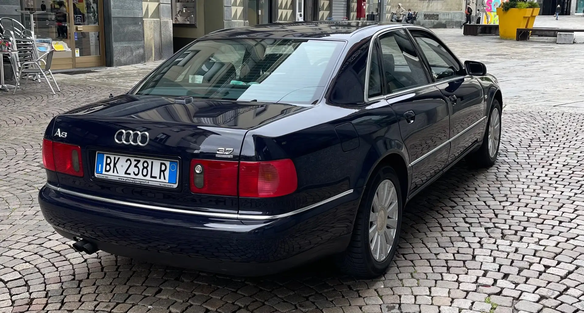 Audi A8 3.7 V8 quattro tiptronic FL Blauw - 2