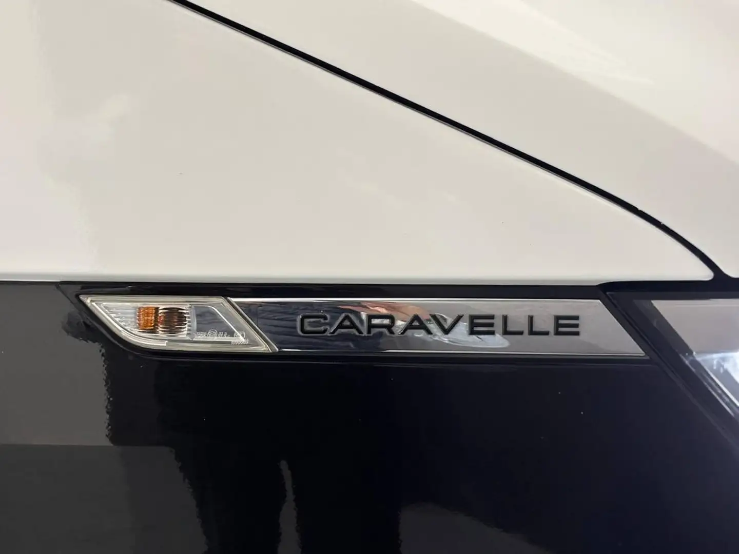 Volkswagen T4 Caravelle 2.0TDI 4MO Batalla Larga Aut. 110kW Negro - 2