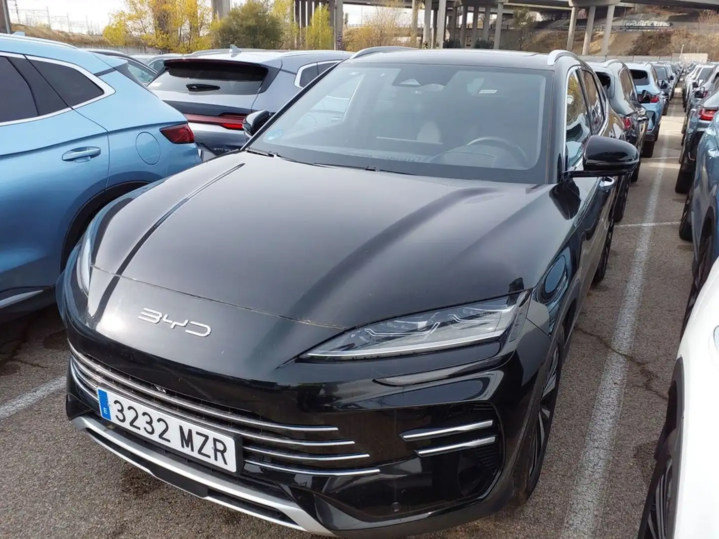 BYD Seal U DM-i Comfort 160kW Noir - 1