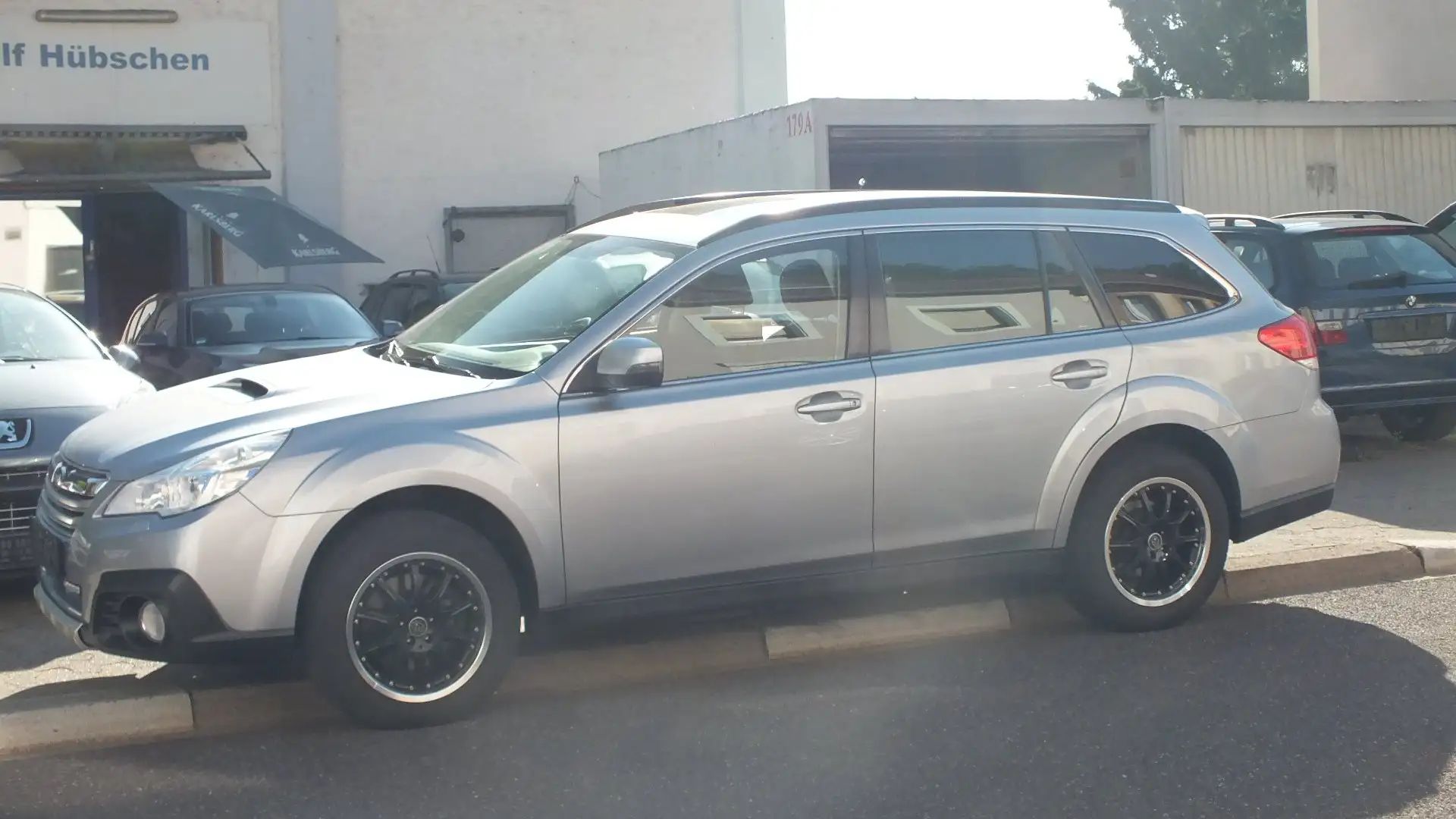 Subaru OUTBACK Lagacy 2.0 D Allrad Automatik AHK Topzustand Argent - 1