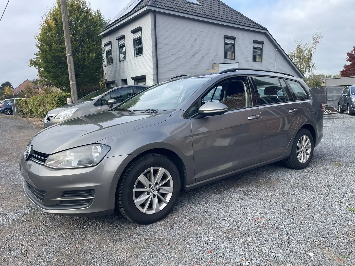 Volkswagen Golf 1.6 TDi,BlueMotion,Airco,Gps,Sensoren,... Grijs - 1