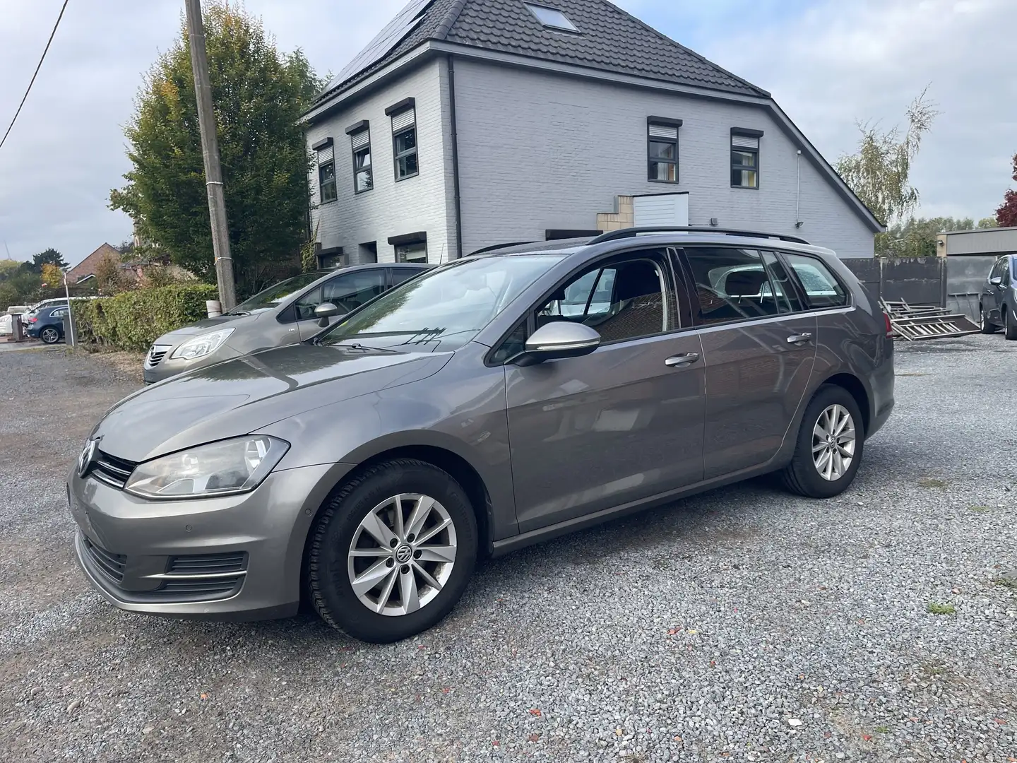 Volkswagen Golf 1.6 TDi,BlueMotion,Airco,Gps,Sensoren,... Grijs - 2
