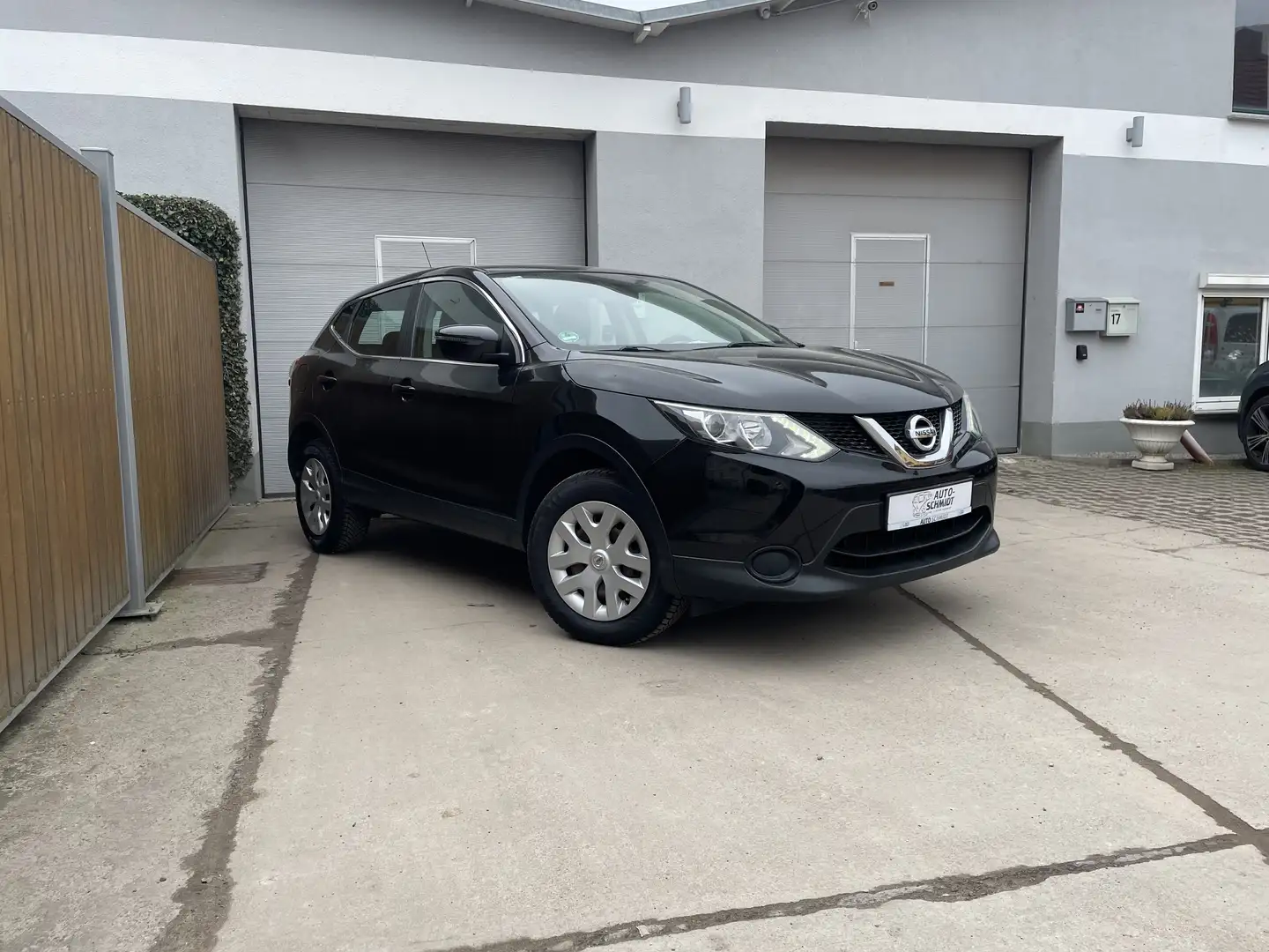 Nissan Qashqai Visia Schwarz - 2