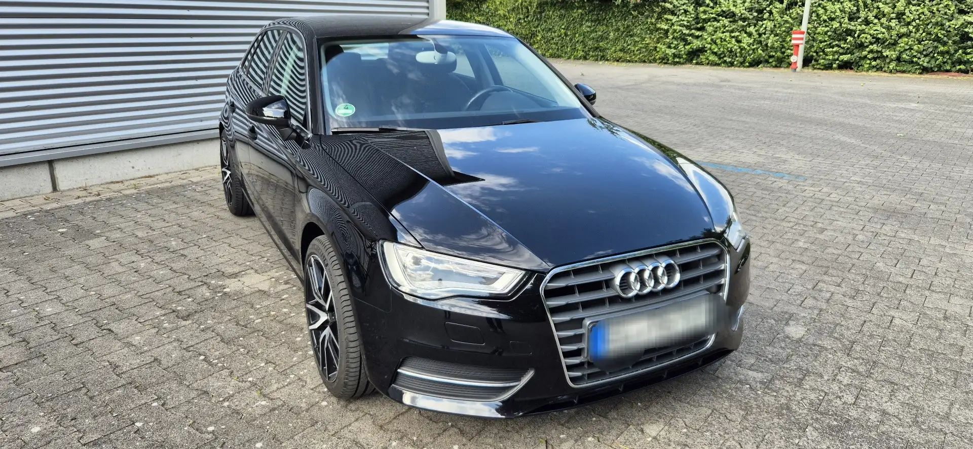 Audi A3 attraction Schwarz - 1
