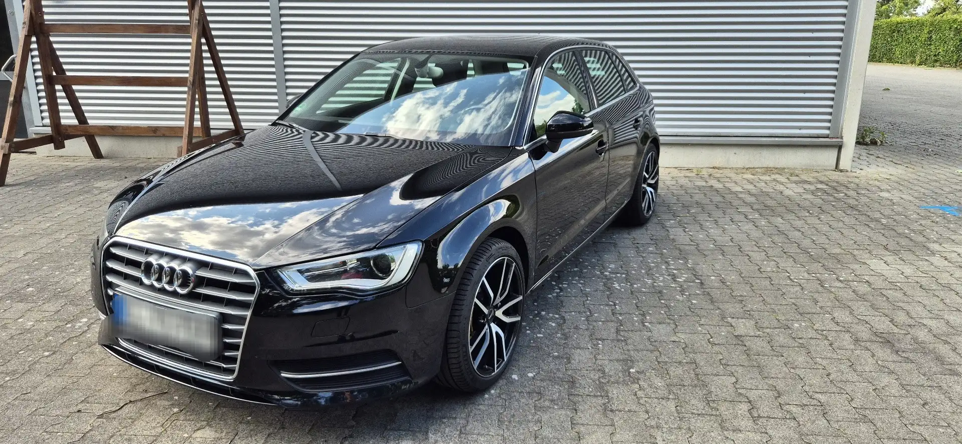 Audi A3 attraction Schwarz - 2