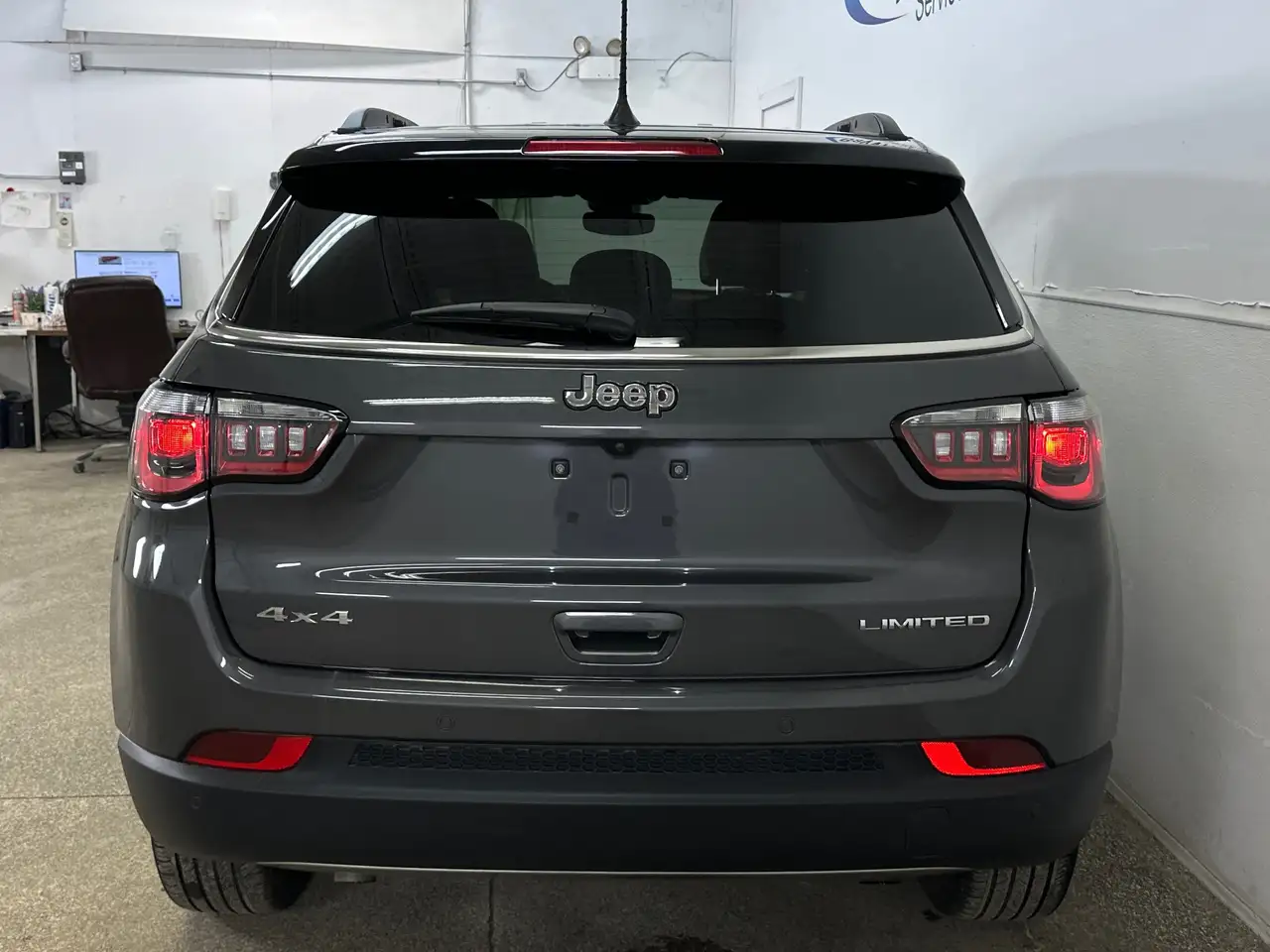 Jeep Compass снимка Jeep Compass