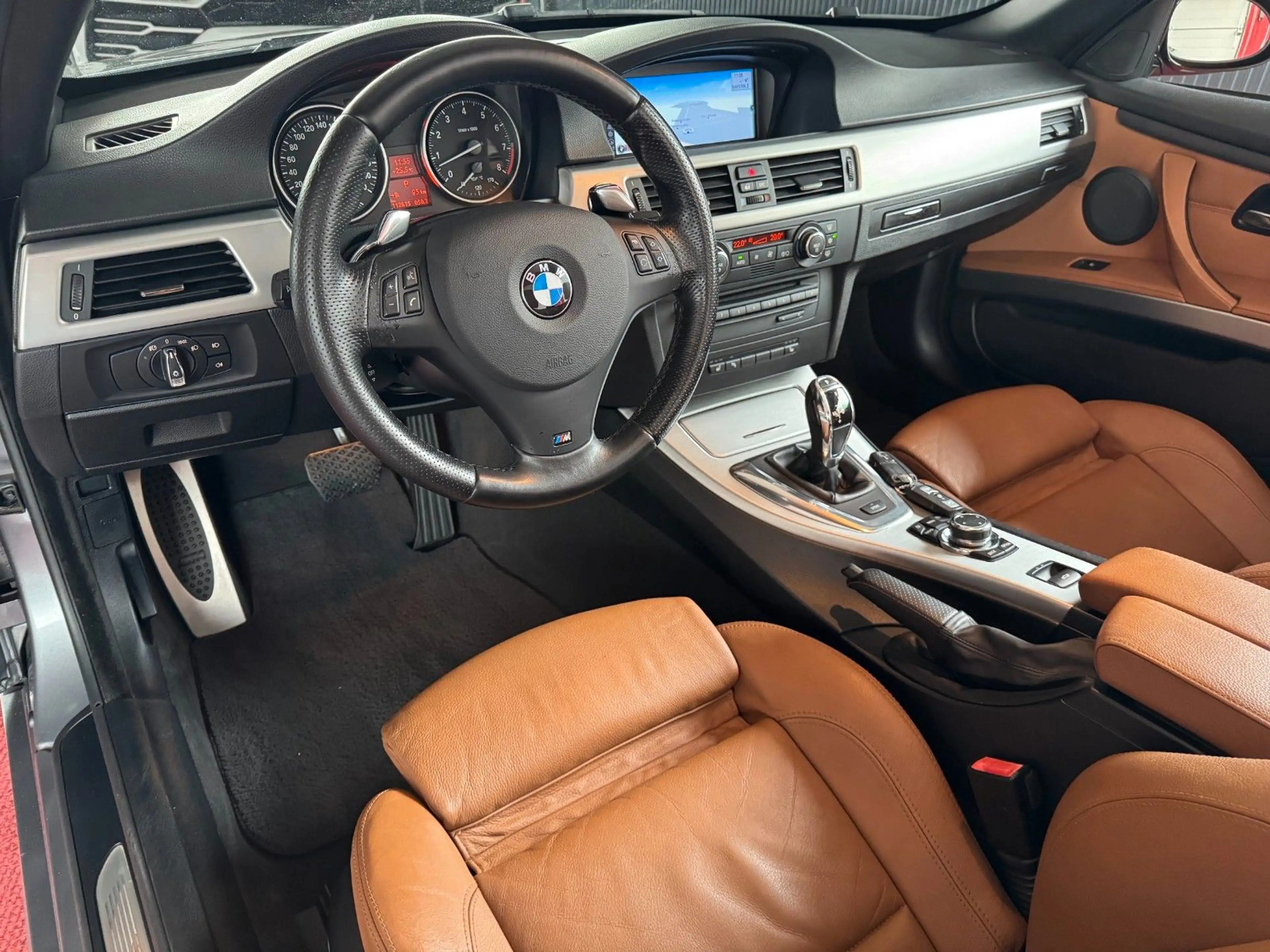 BMW 335 i Cabrio M Paket N54 DKG NaviProf 19 Zoll PDC — photo 11