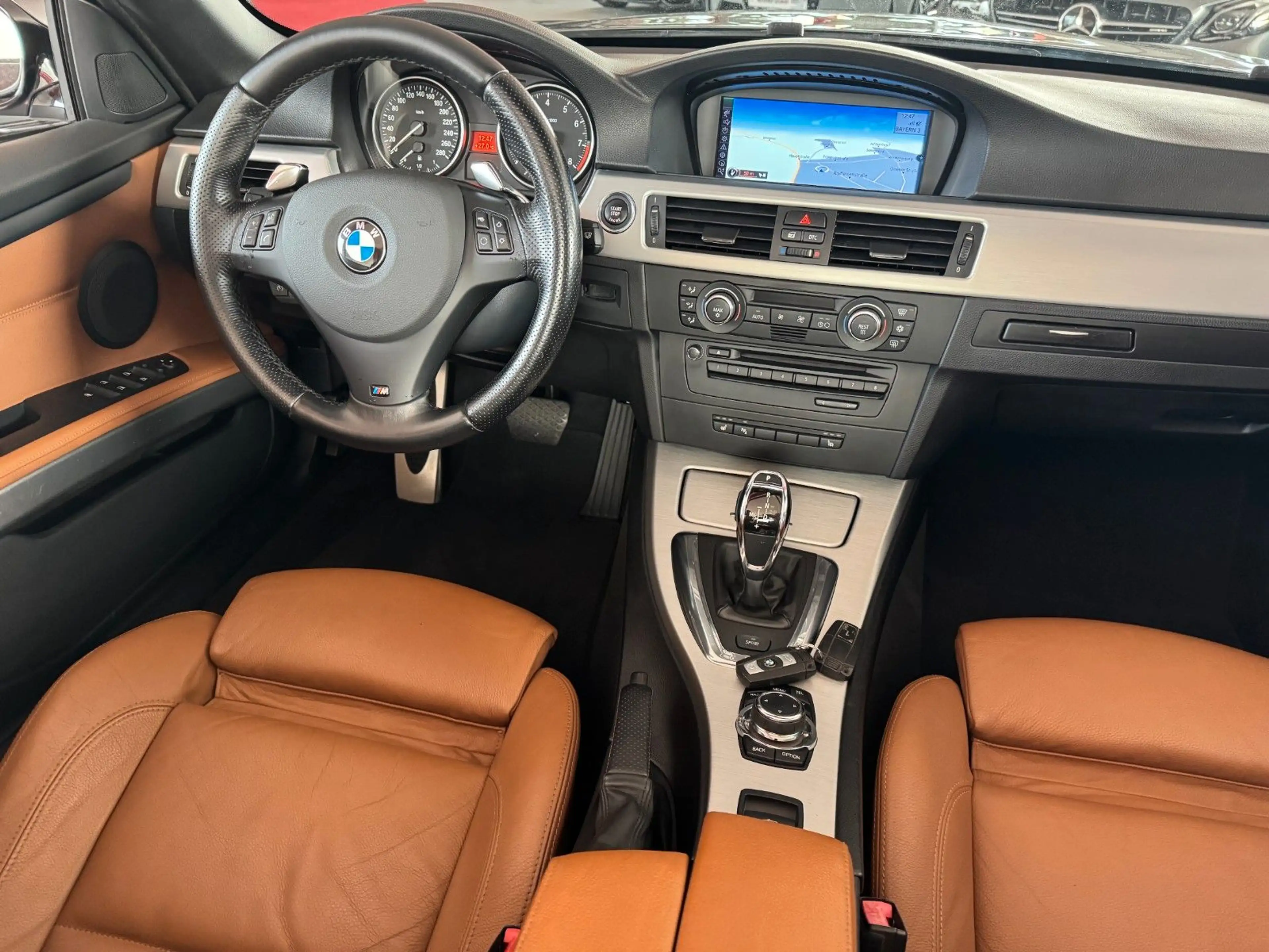 BMW 335 i Cabrio M Paket N54 DKG NaviProf 19 Zoll PDC — photo 4