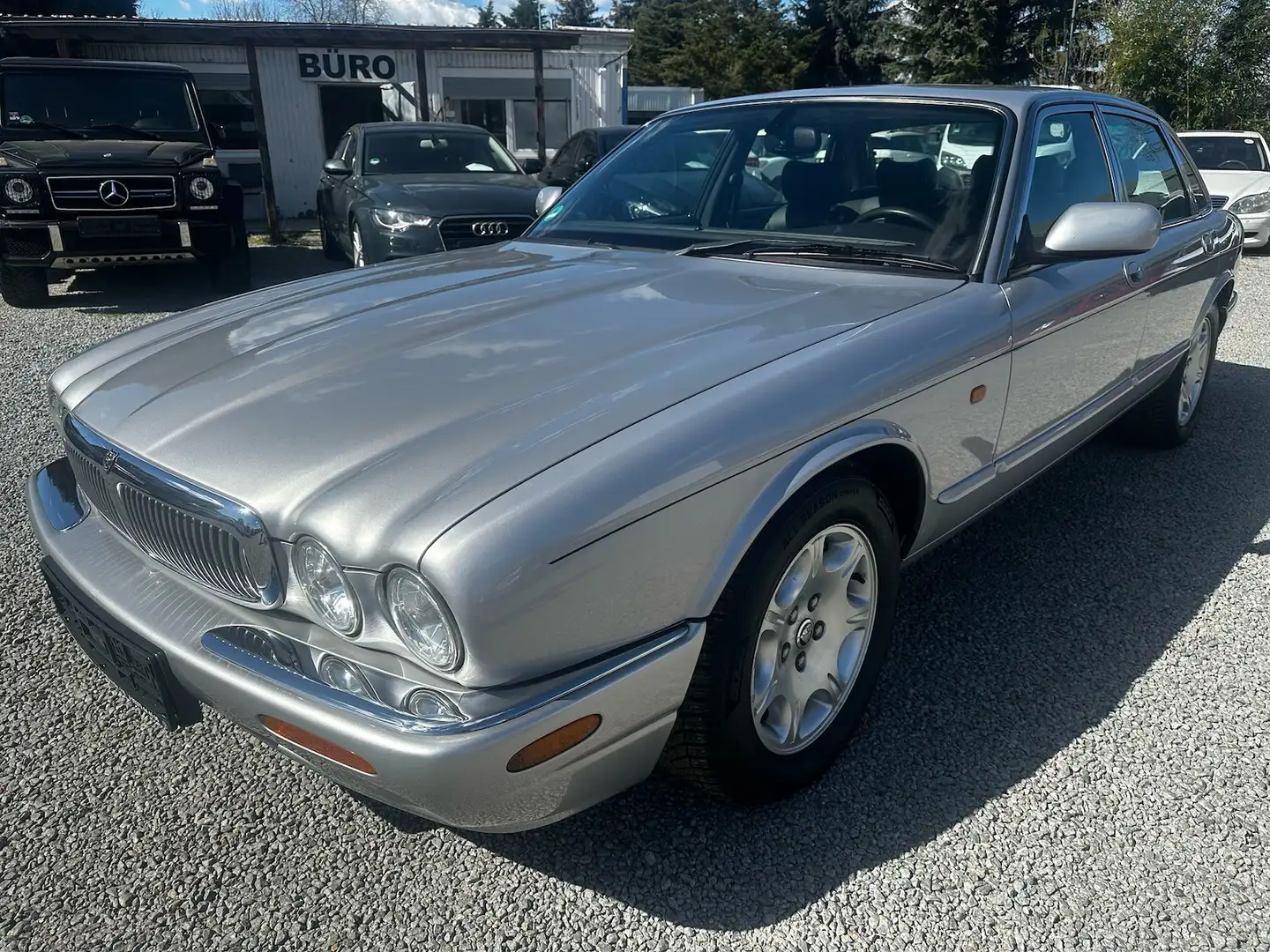 Jaguar XJ40 XJ 4.0 Sovereign Argent - 1