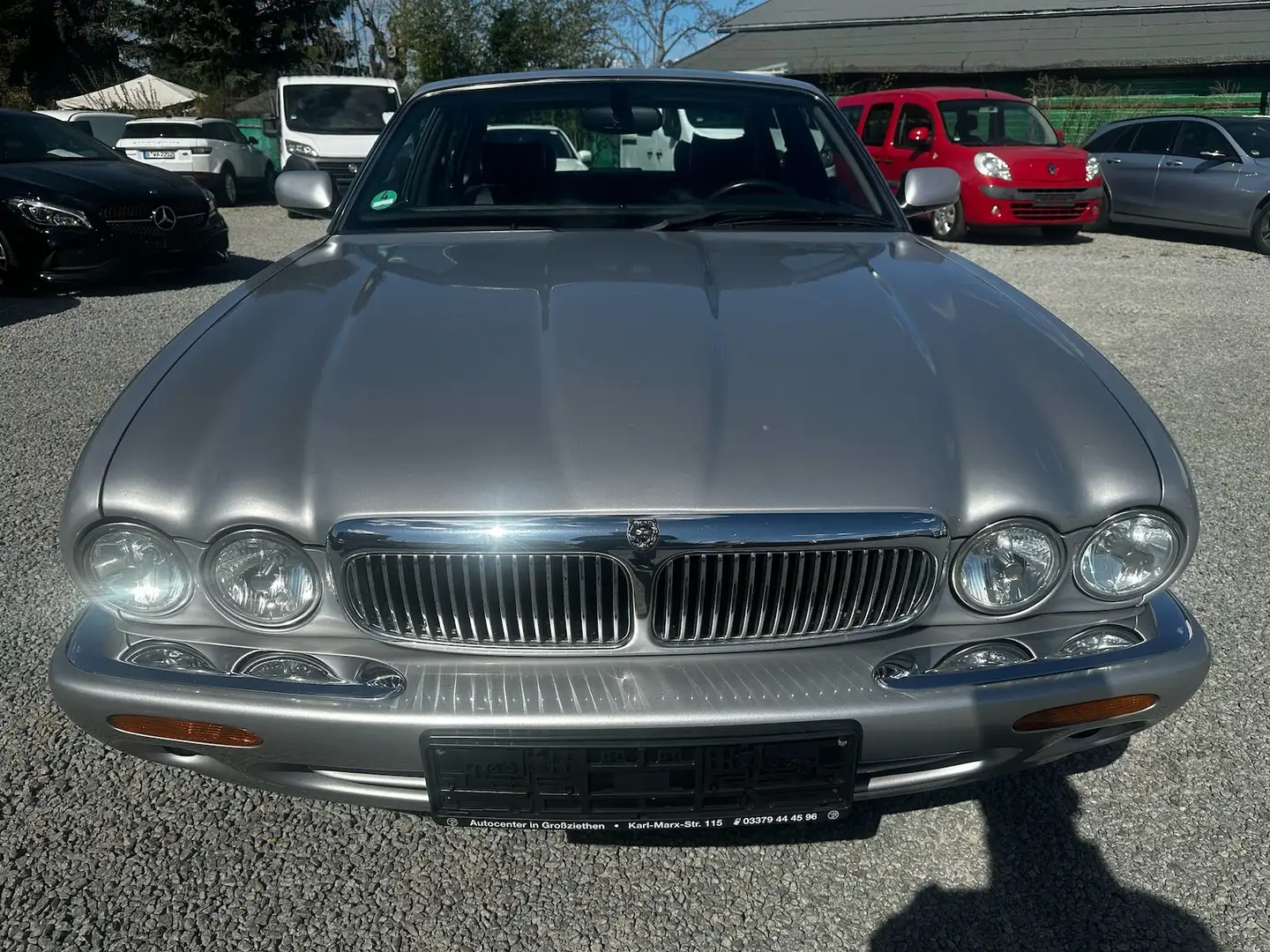Jaguar XJ40 XJ 4.0 Sovereign Argent - 2
