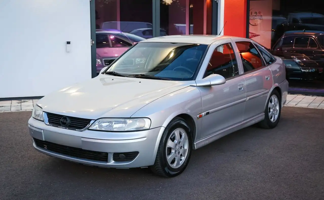 Opel Vectra 2.2 TDi 125ch, foto 3