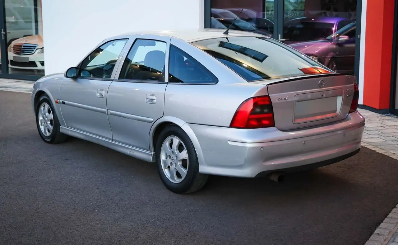 Opel Vectra 2.2 TDi 125ch, foto 2
