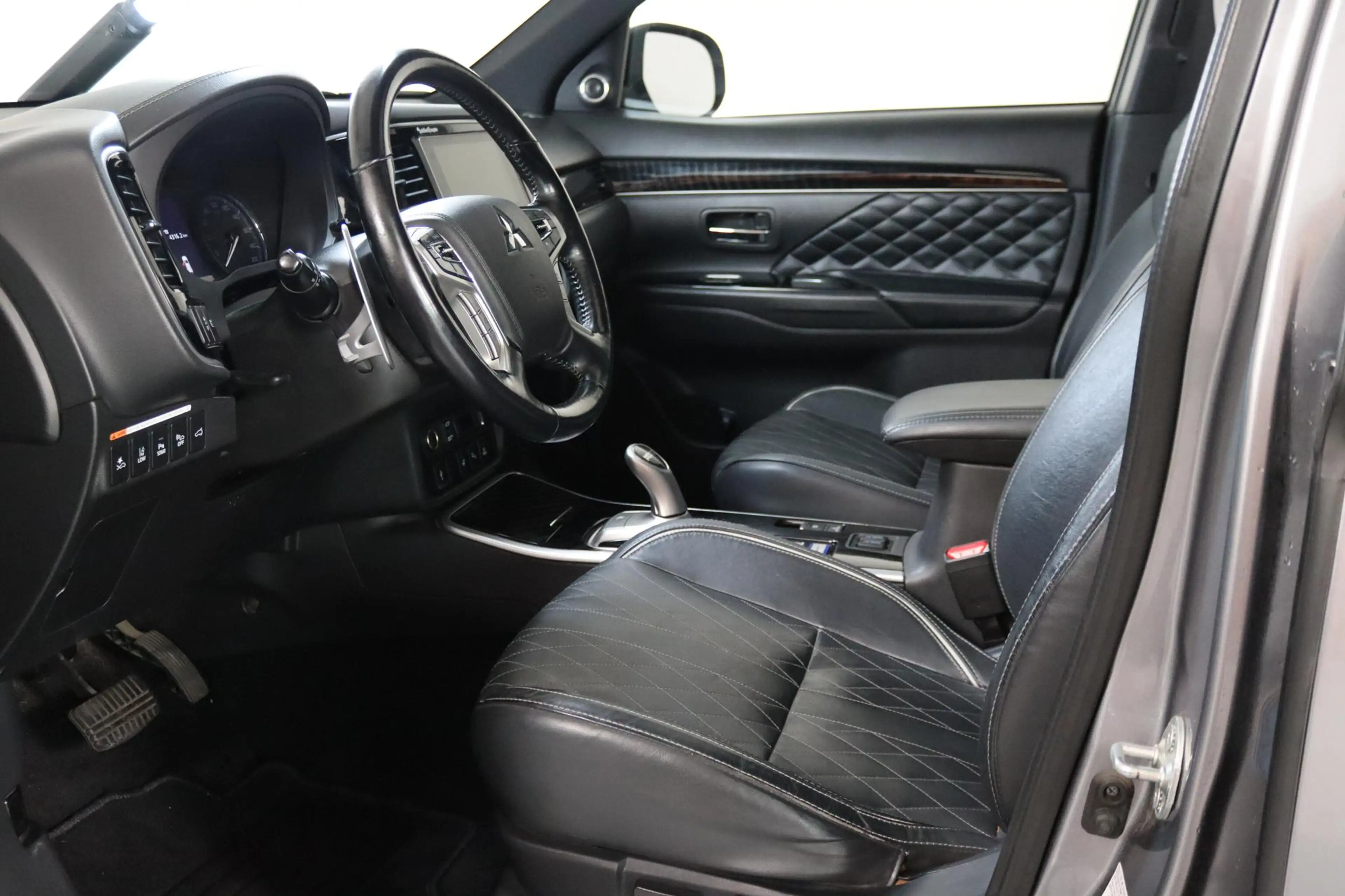 Mitsubishi Outlander 2.4 PHEV Intense+ Panoramadak, Camera, Navigatie, — photo 11