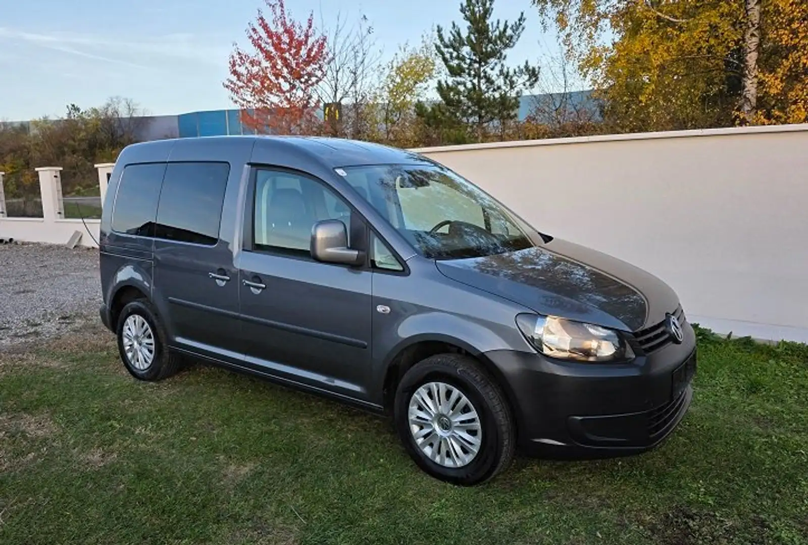 Volkswagen Caddy Trendline 1.6 TDI Grau - 2