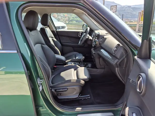 Mini Countryman view 9