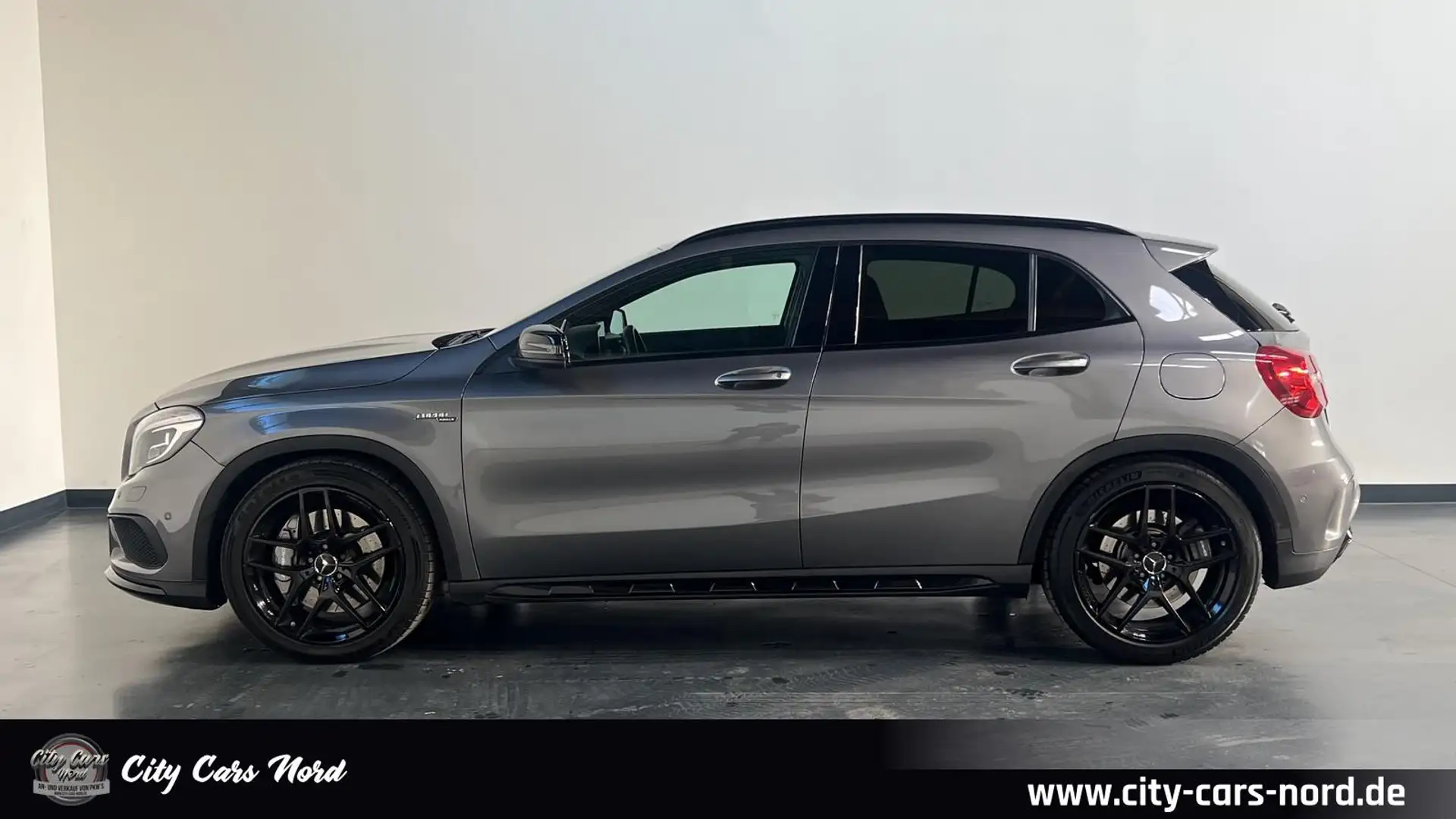 Mercedes-Benz GLA 45 AMG 4Matic BI.XEN+PANO+KAM+NIGHT Gris - 2