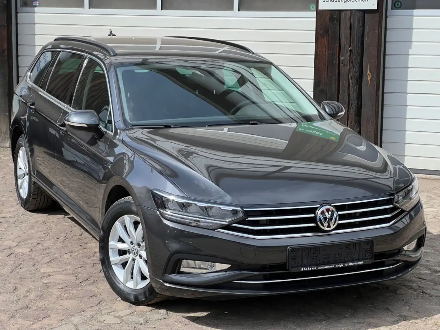 Volkswagen Passat Variant Business DSG AHK Grau - 2