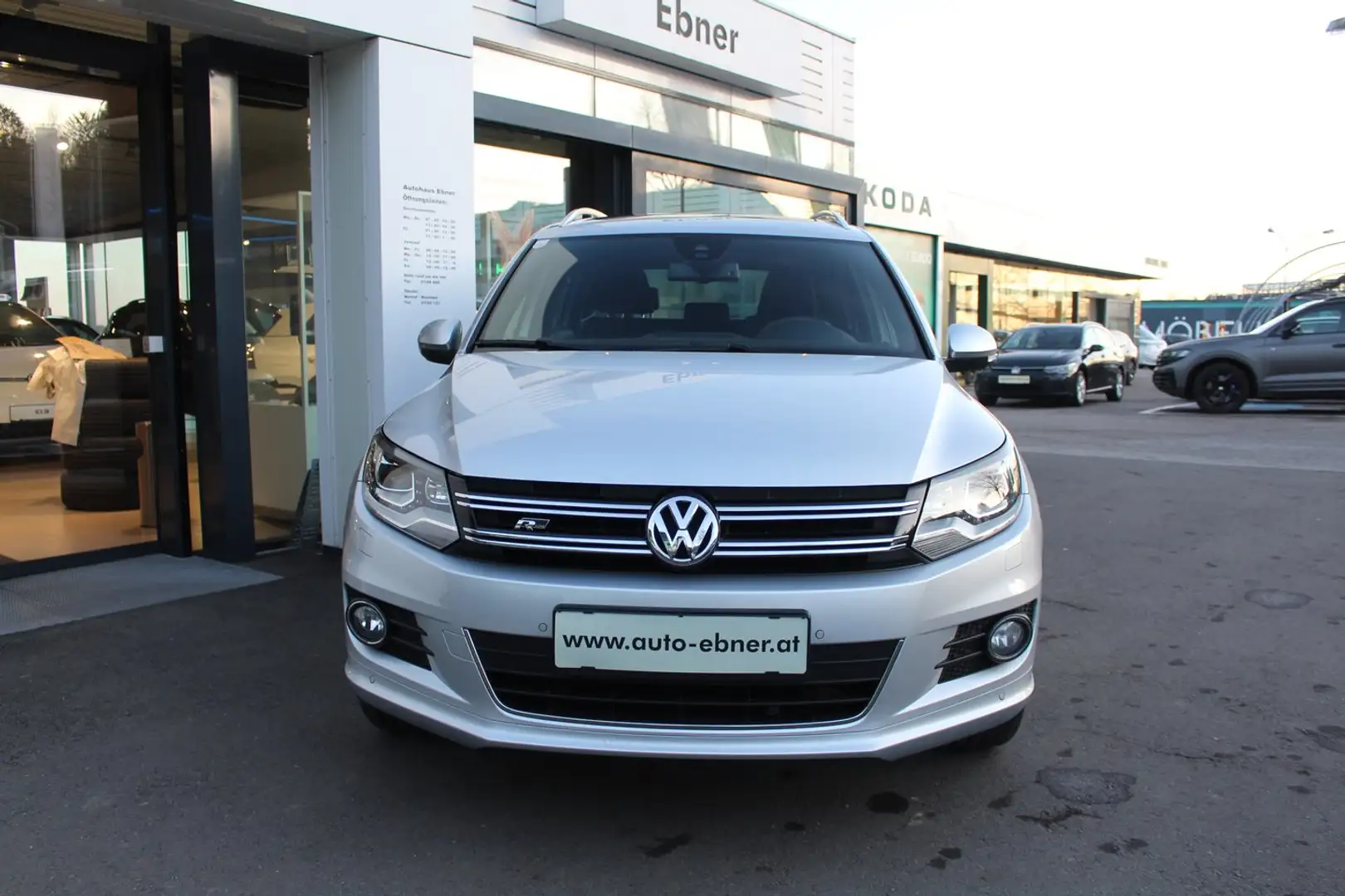 Volkswagen Tiguan Sky TSI Silber - 2