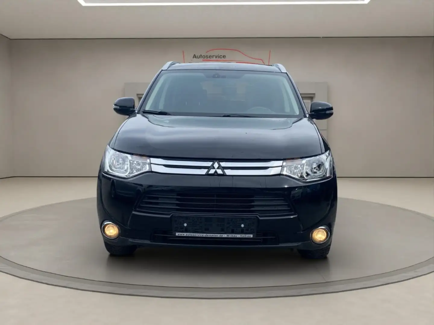 Mitsubishi Outlander Plus 2.2, 7-Sitze,Tempomat,Sitzheizung,R.Kamera,Kl Zwart - 2