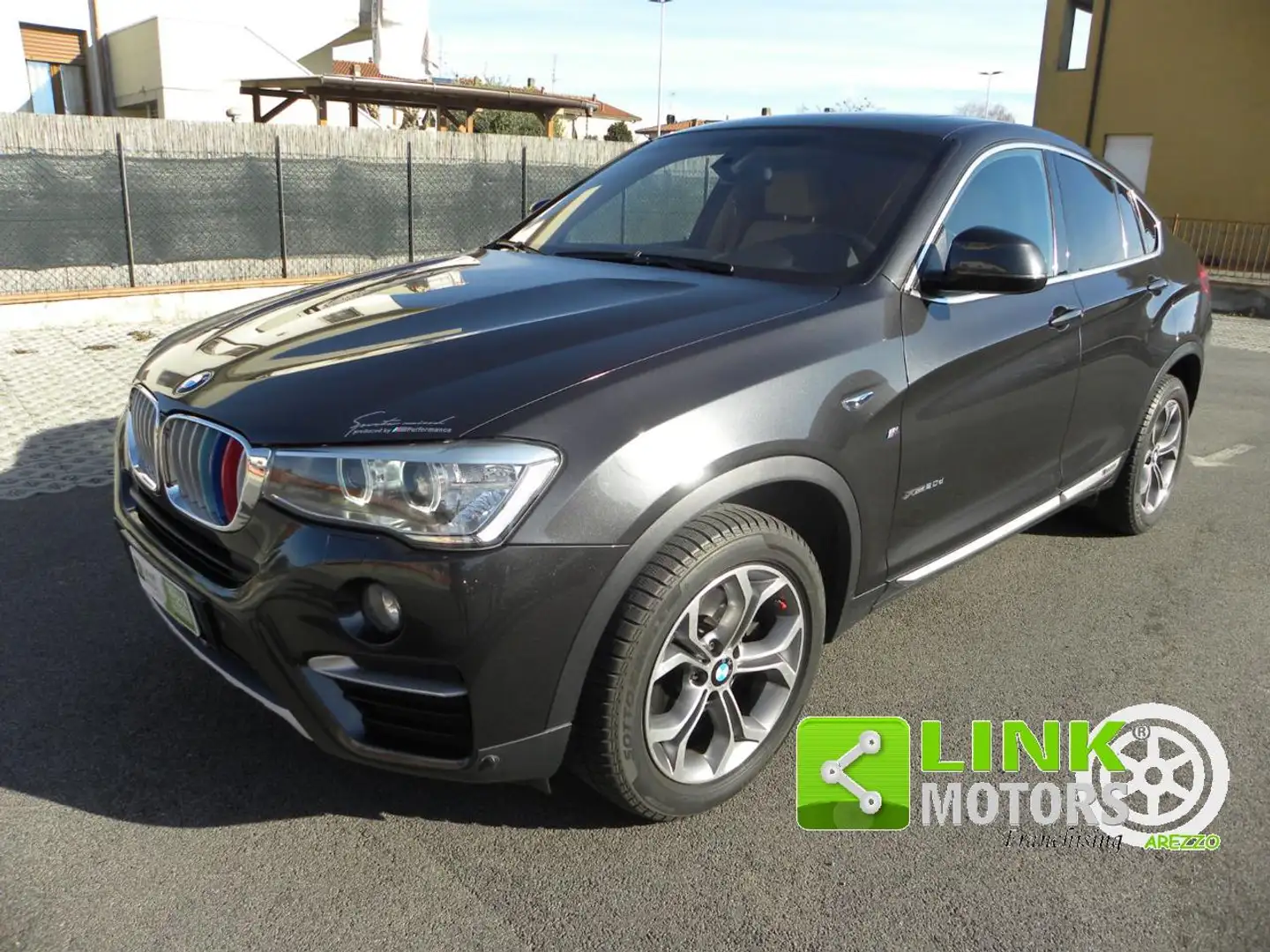 BMW X4 xDrive20d Schwarz - 1