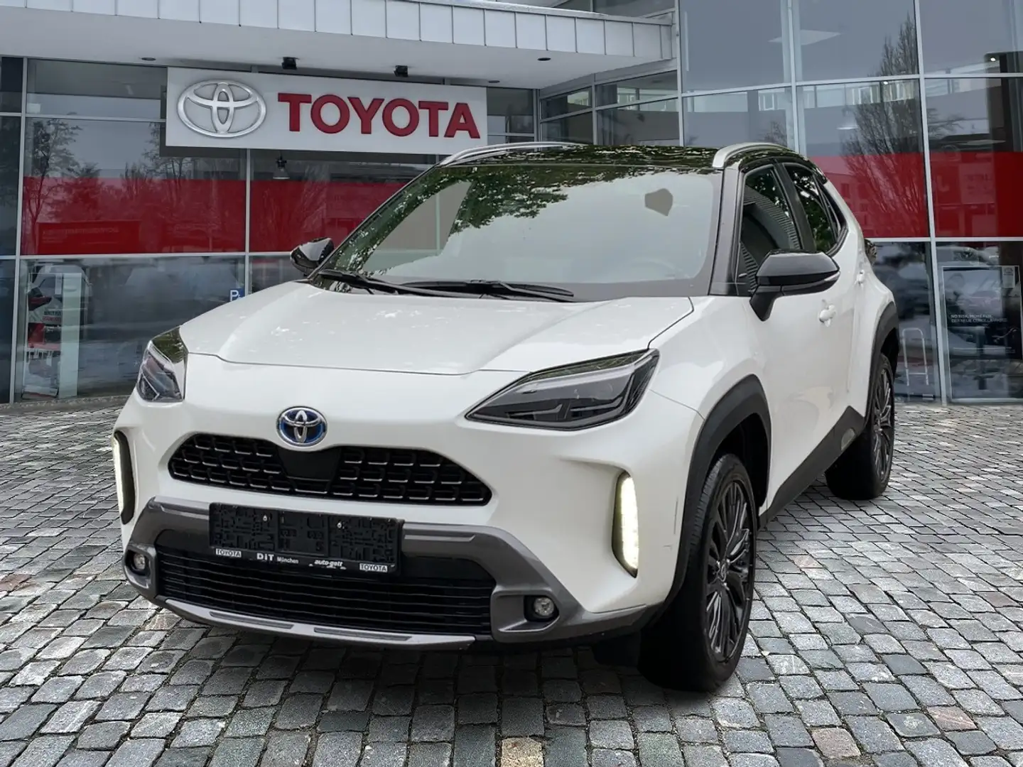 Toyota Yaris Cross 1.5 E -i Adventure *JBL-Soundsystem* Negro - 2