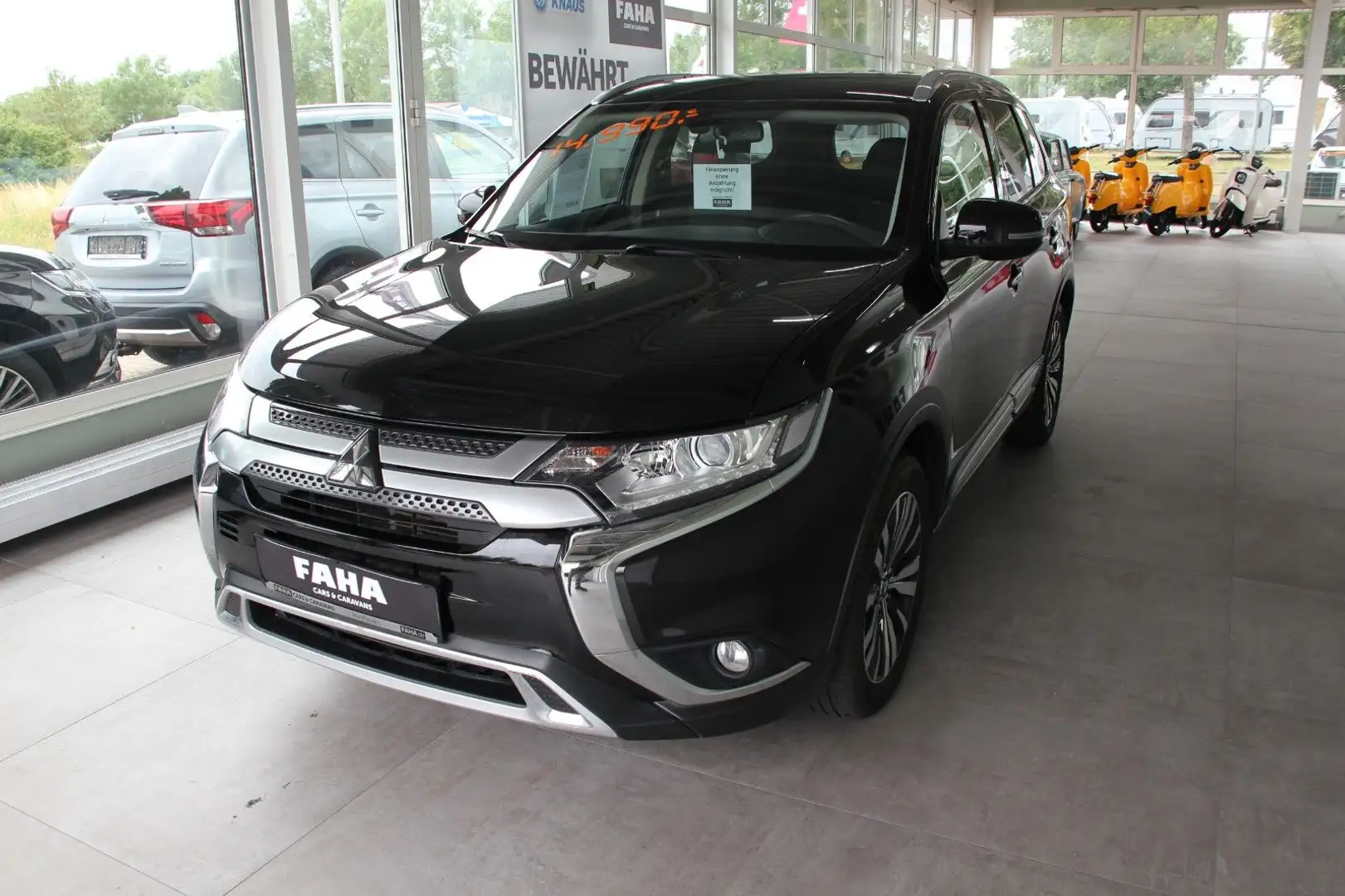 Mitsubishi Outlander Active 2WD CVT Schwarz - 1