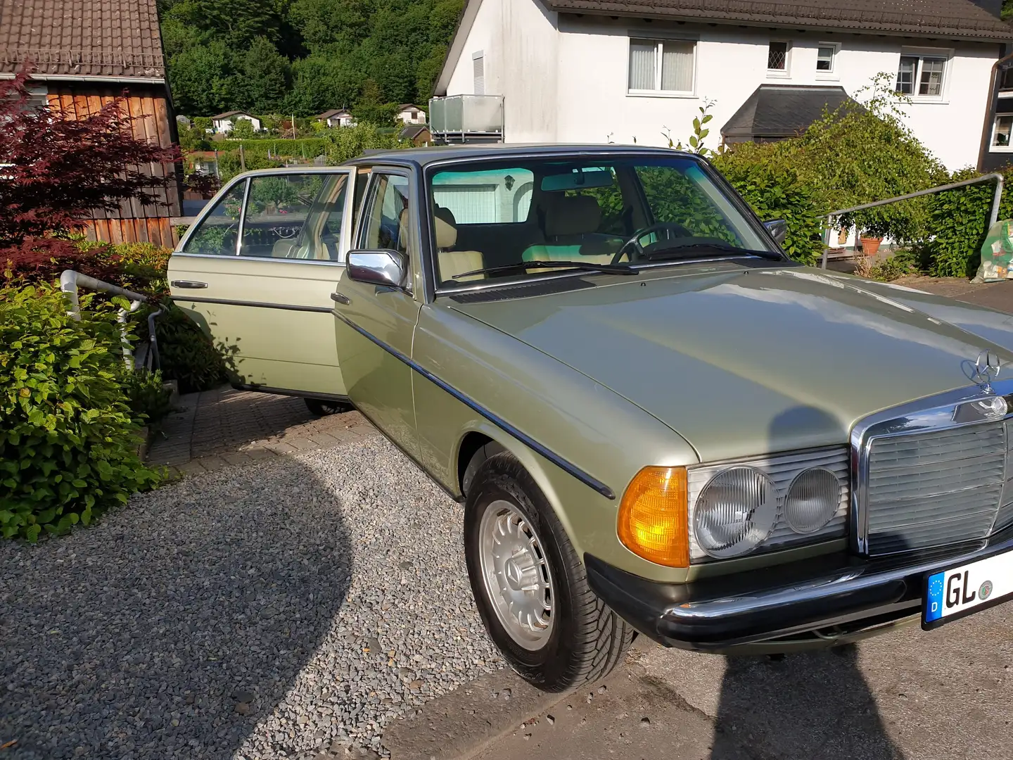 Mercedes-Benz 230 230 E , H-Zulassung Grün - 2