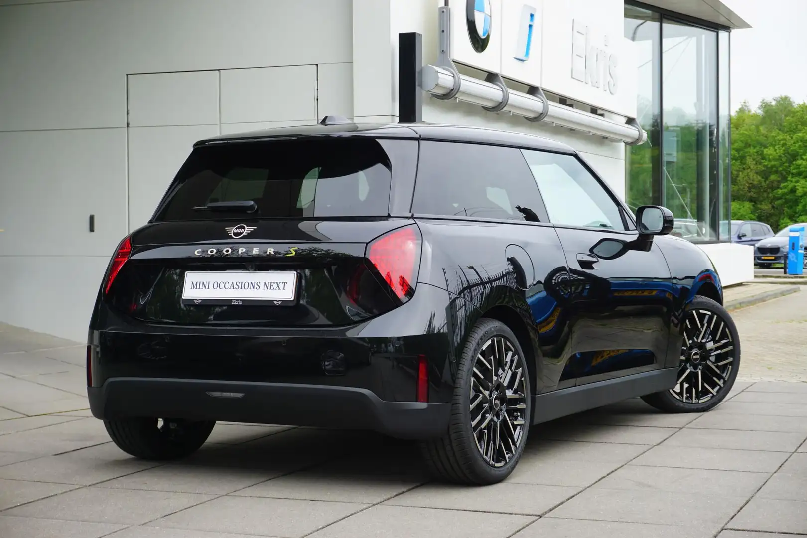 MINI Cooper SE 3-deurs Favoured Pakket M / Panoramadak / 18" LMV Noir - 2