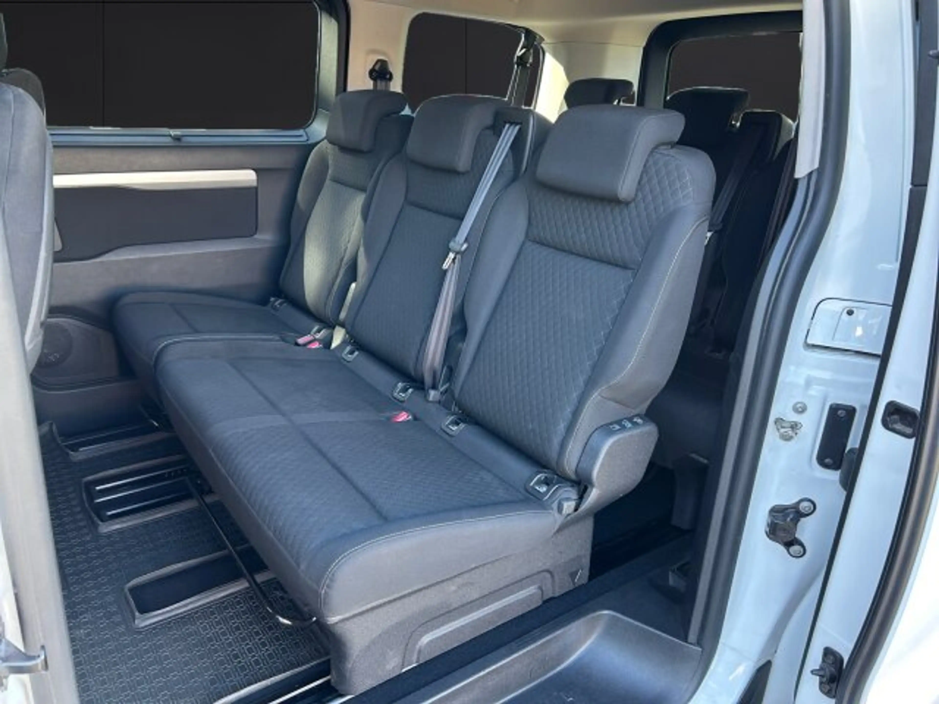Opel Zafira Life Zafira Life 2.0 D M Edition 8-Sitzer Automatik Sitzheizung 177PS — photo 14