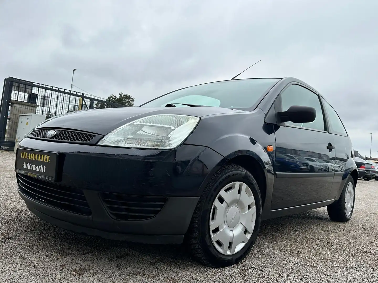 Ford Fiesta Ambiente 1,4 TDCi **Mit Pickerl** Bleu - 2