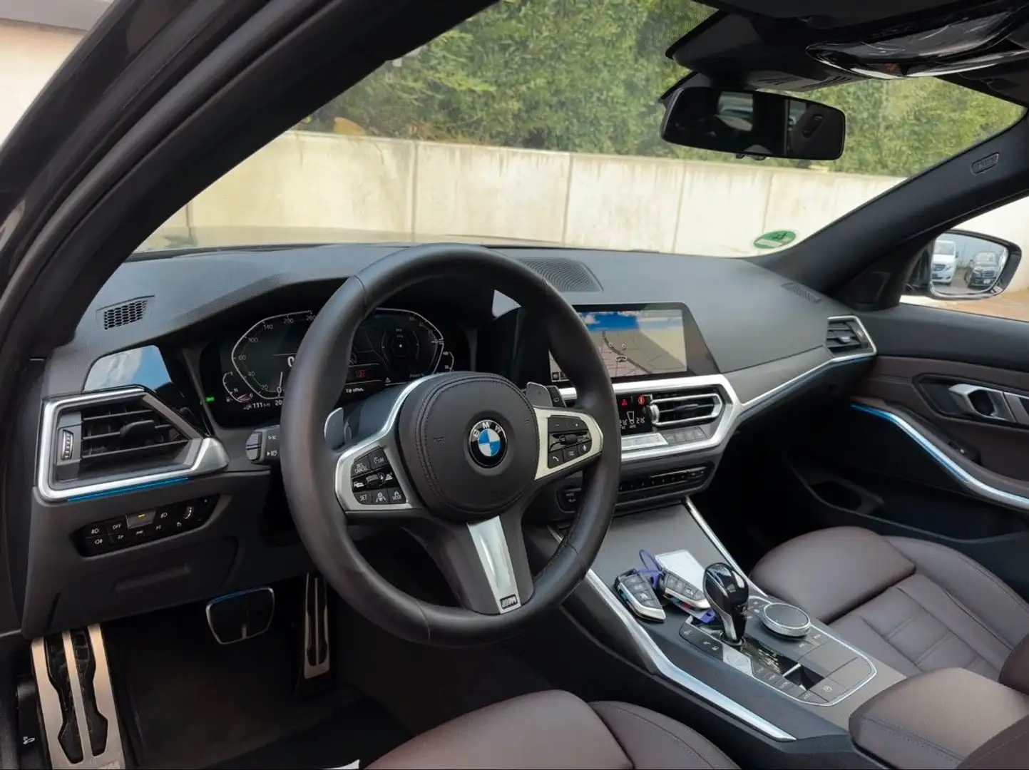 BMW 330 e M Sport PANO*AHK*Laser*HiFi*DA-Prof*Shadow Grau - 2