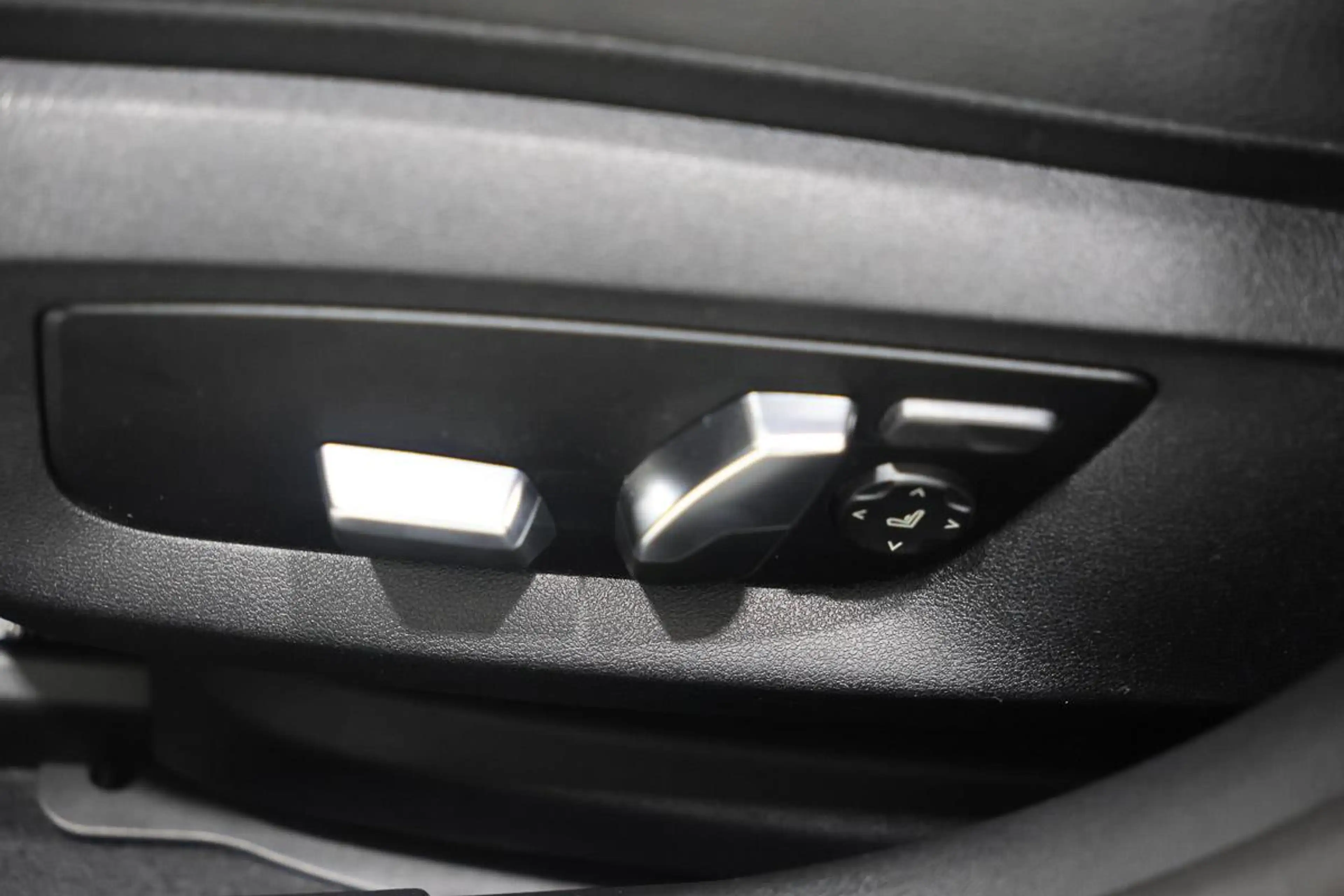 BMW 520 M-Sport — photo 15