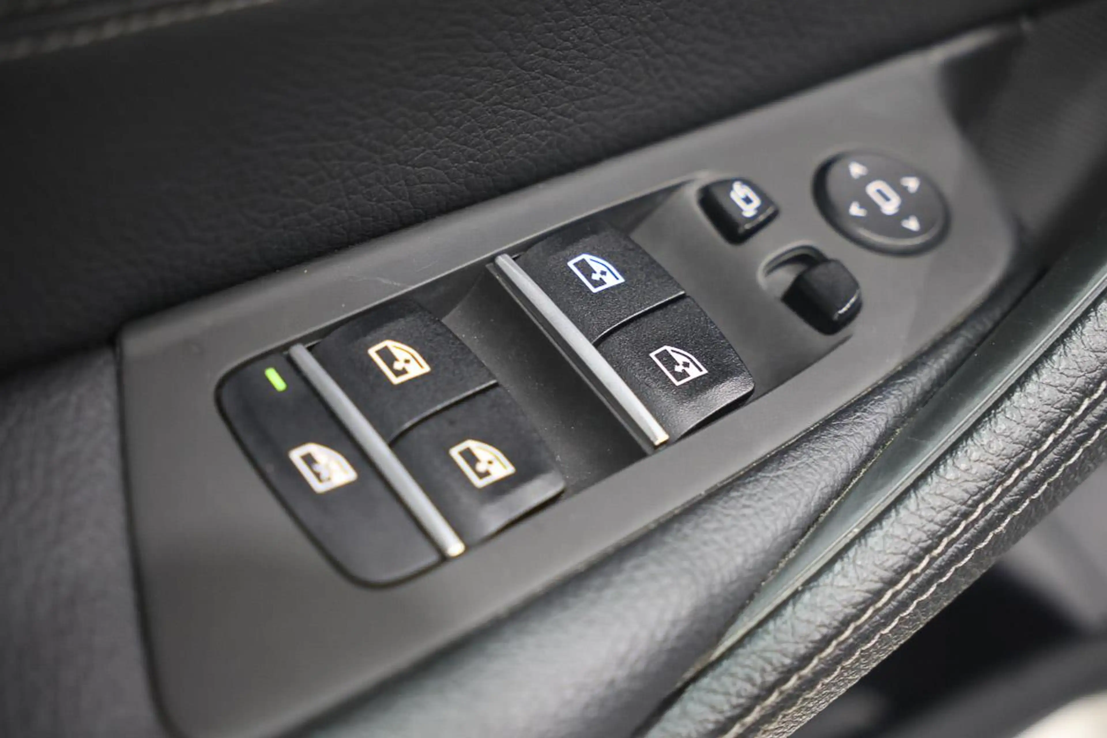 BMW 520 M-Sport — photo 14