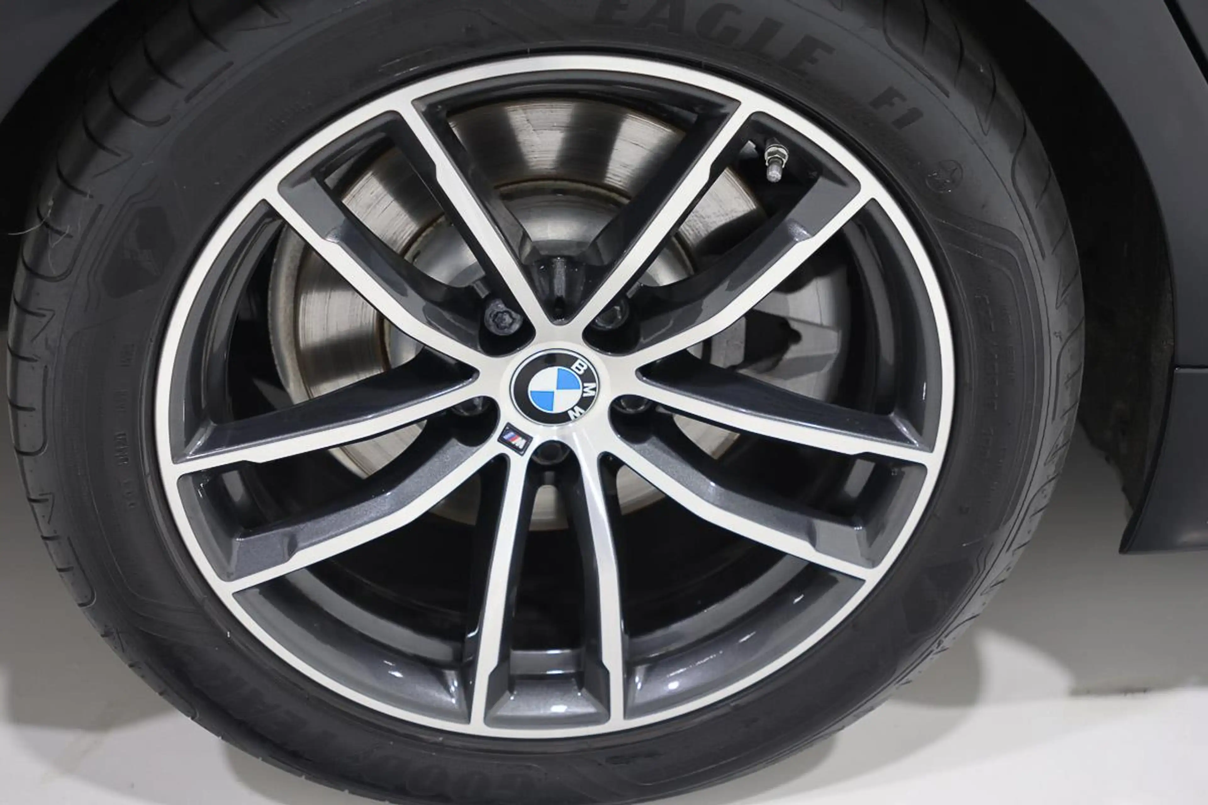 BMW 520 M-Sport — photo 5