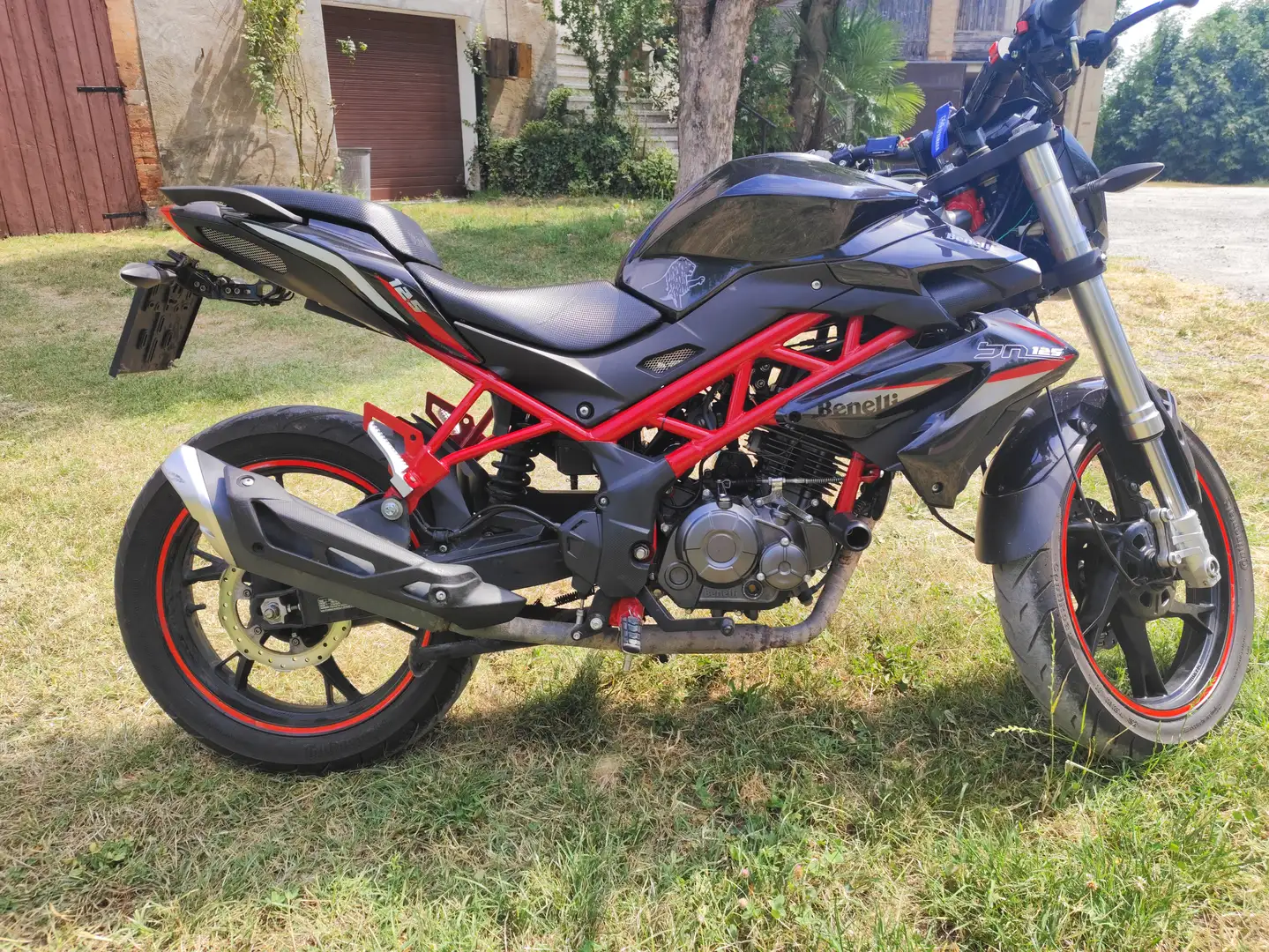 Benelli BN 125 Nero - 2