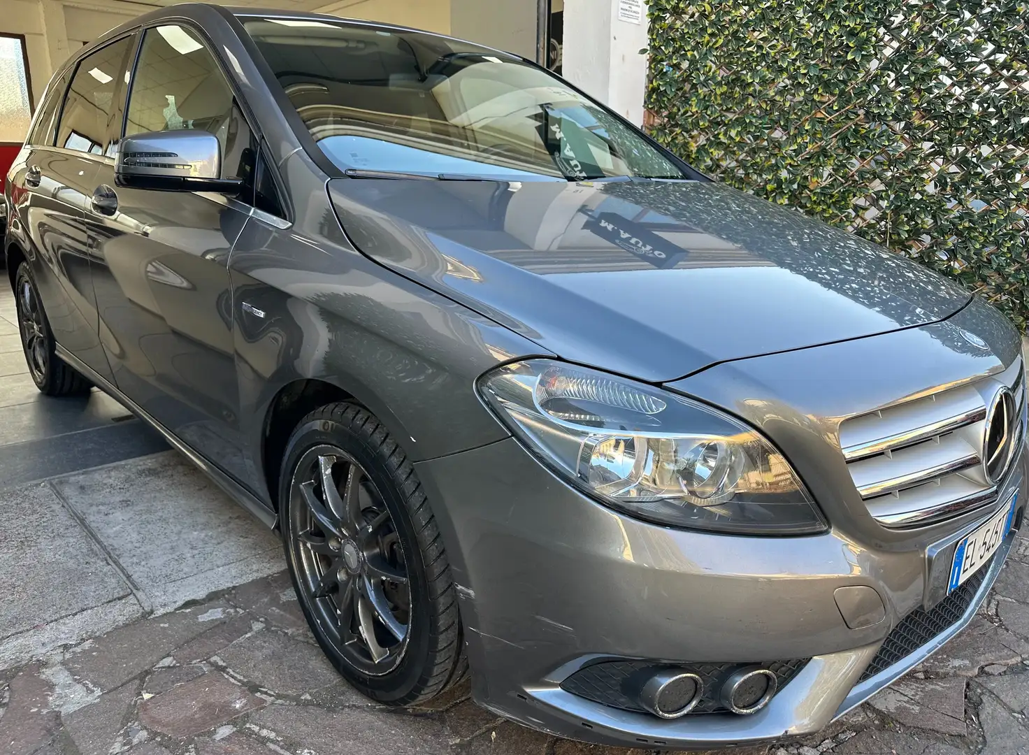 Mercedes-Benz B 180 B 180 cdi Premium ADATTA ANCHE A NEOPATENTATI Grigio - 2