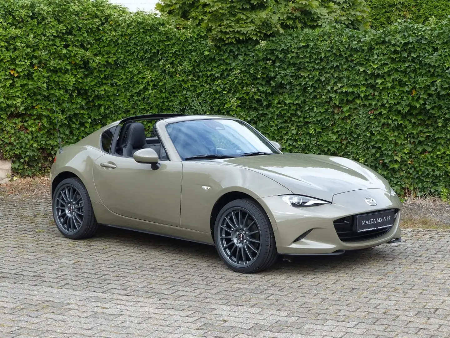 Mazda MX-5 RF 2.0L SKYACTIV-G 184 Exclusive-line + 18 ZOLL Grau - 2