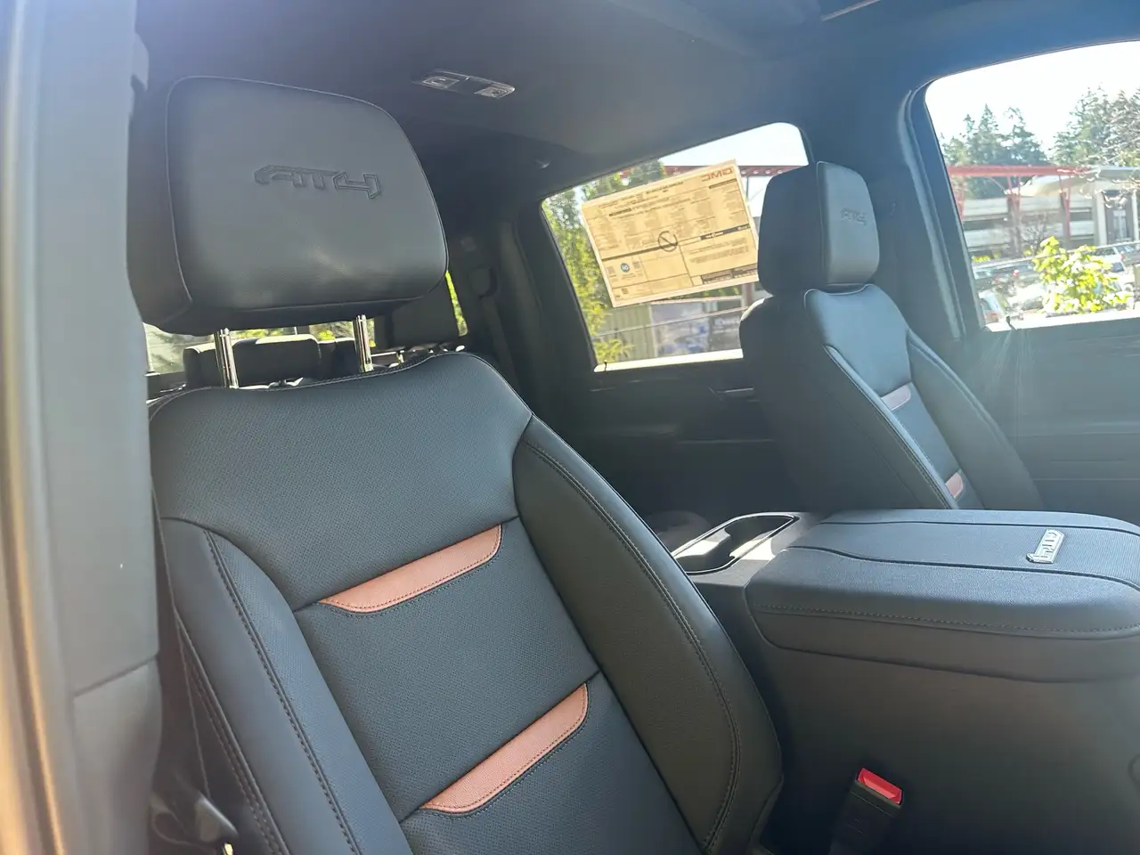GMC Sierra 3500HD снимка GMC Sierra 3500HD