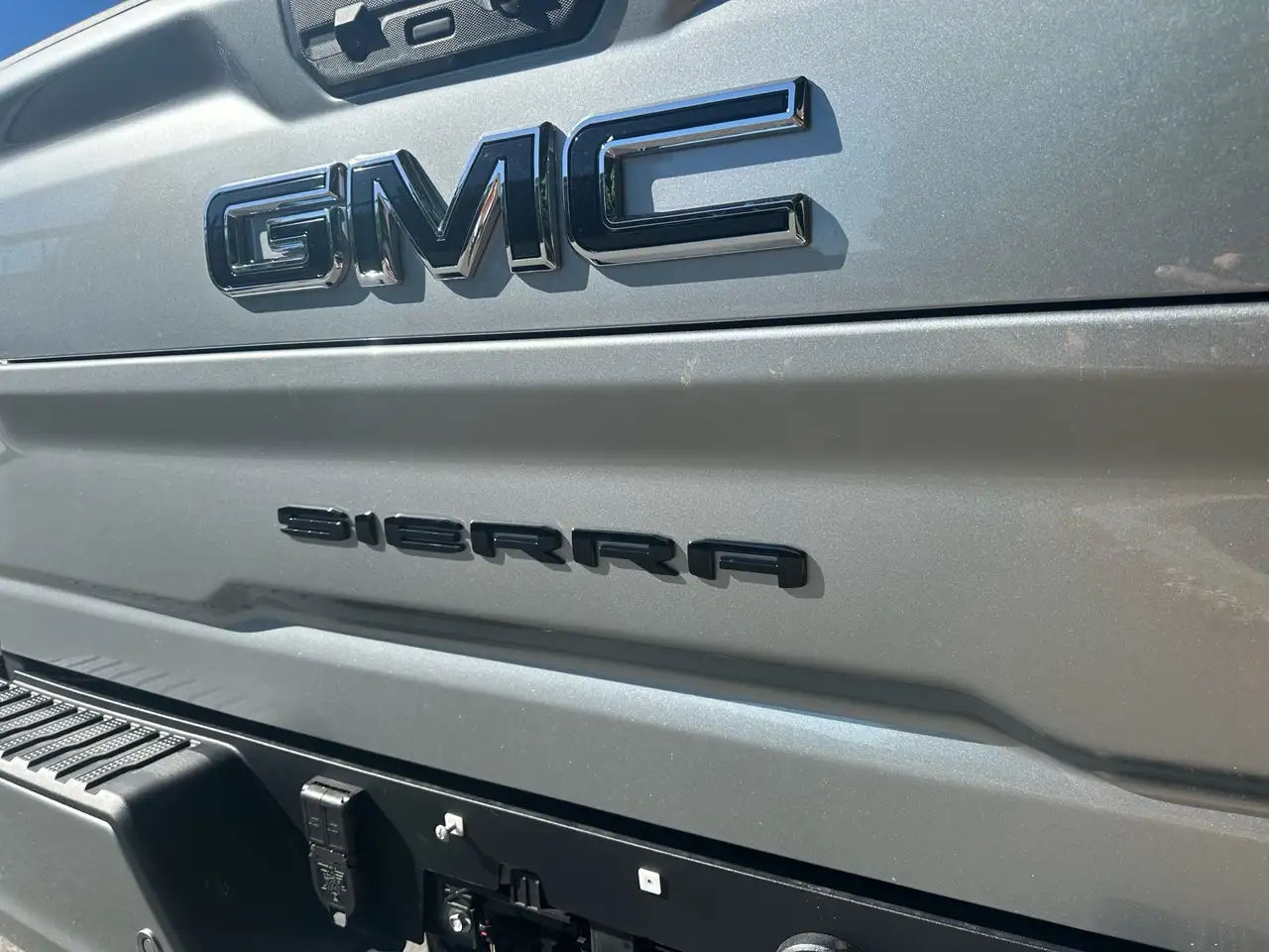 GMC Sierra 3500HD снимка GMC Sierra 3500HD