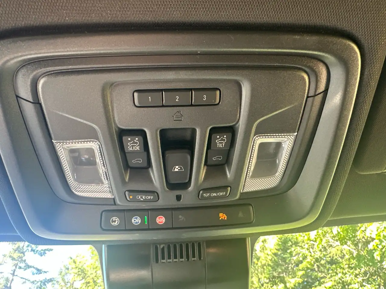 GMC Sierra 3500HD снимка GMC Sierra 3500HD