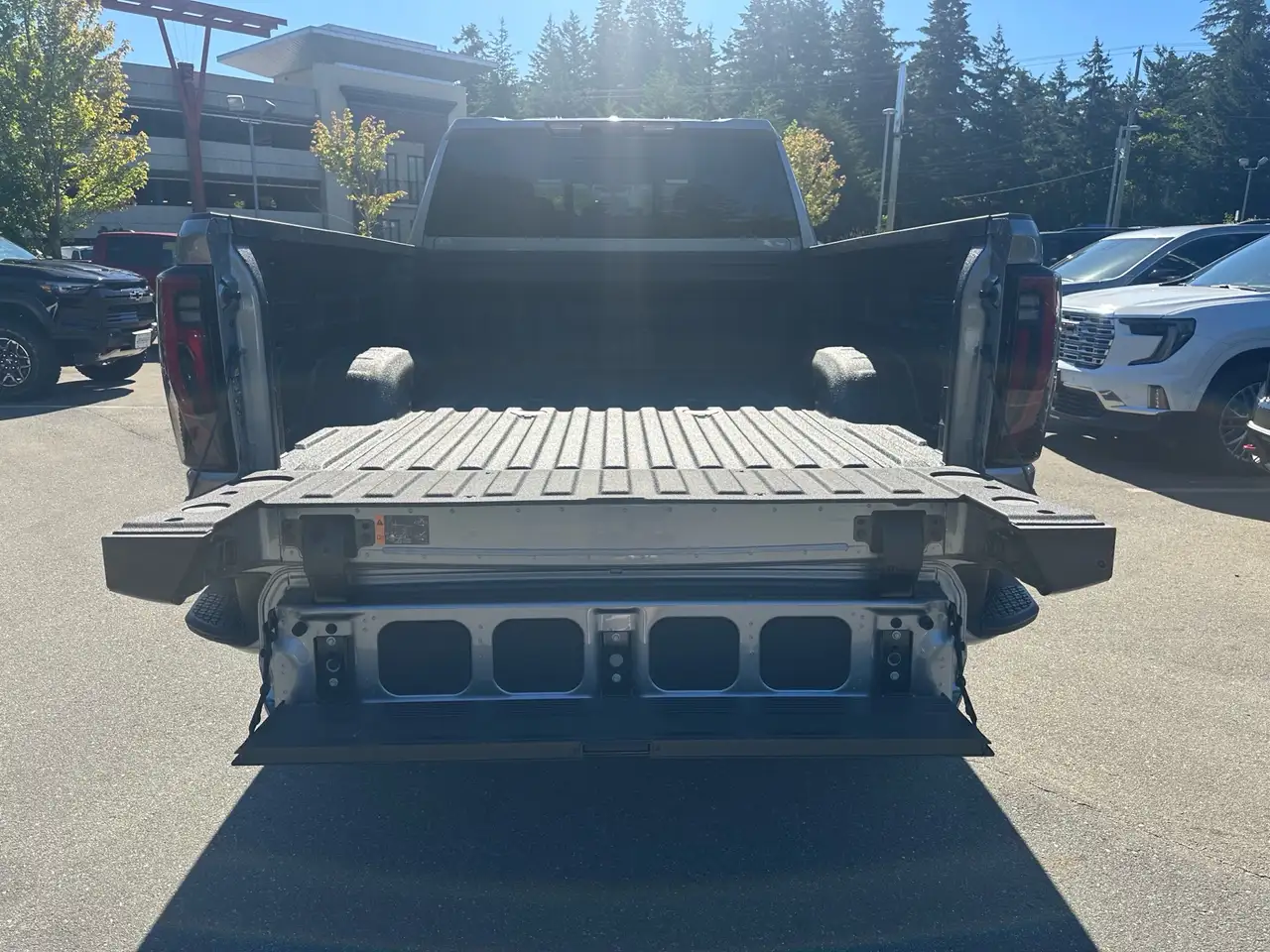 GMC Sierra 3500HD снимка GMC Sierra 3500HD