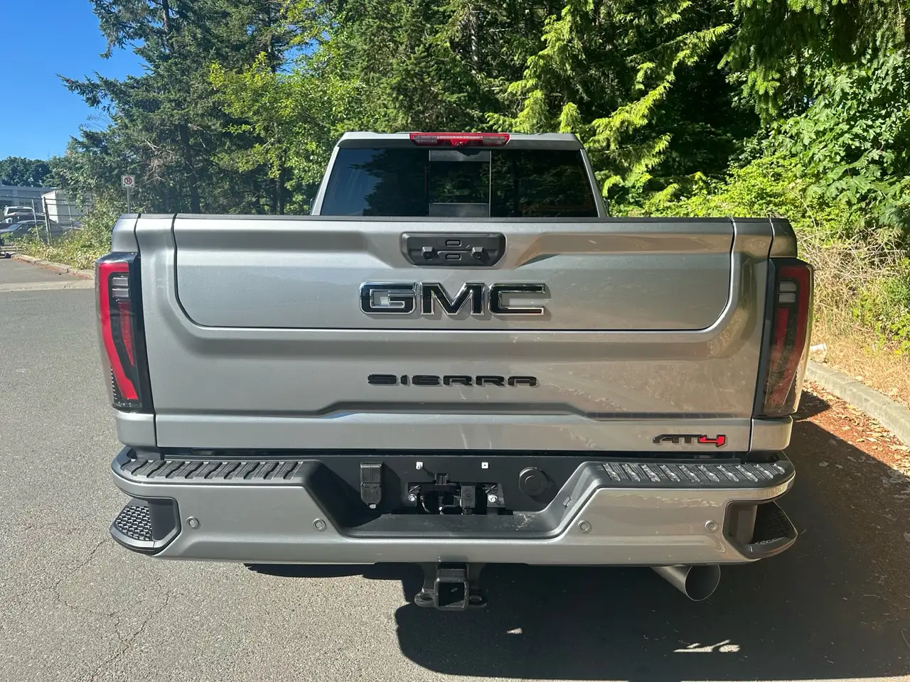 GMC Sierra 3500HD снимка GMC Sierra 3500HD