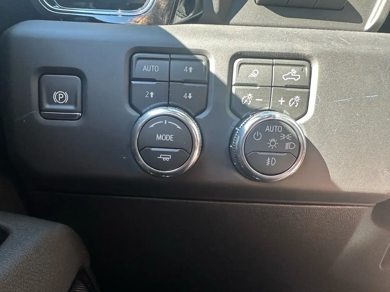 GMC Sierra 3500HD снимка GMC Sierra 3500HD