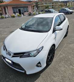 Auris 1.8h Business cvt