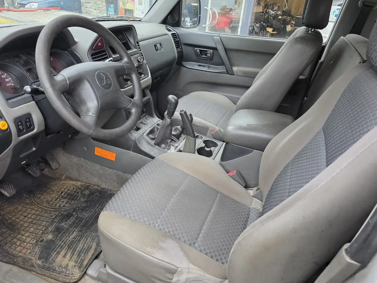 Mitsubishi Pajero GL 2,5 TD, foto 9