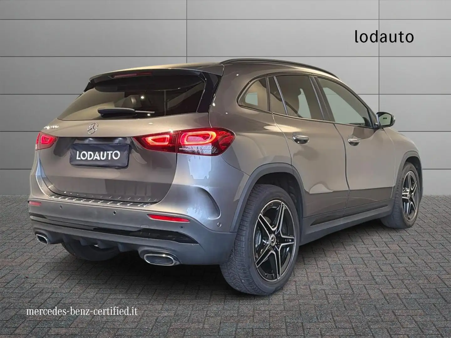 Mercedes-Benz GLA 200 GLA 200 d Automatic 4Matic Premium Grau - 2