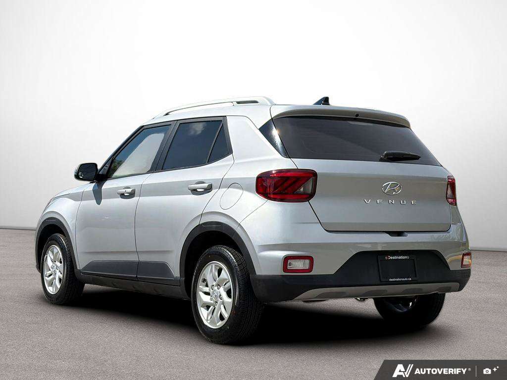 2021 Hyundai Venue Preferred Silver — снимка 1